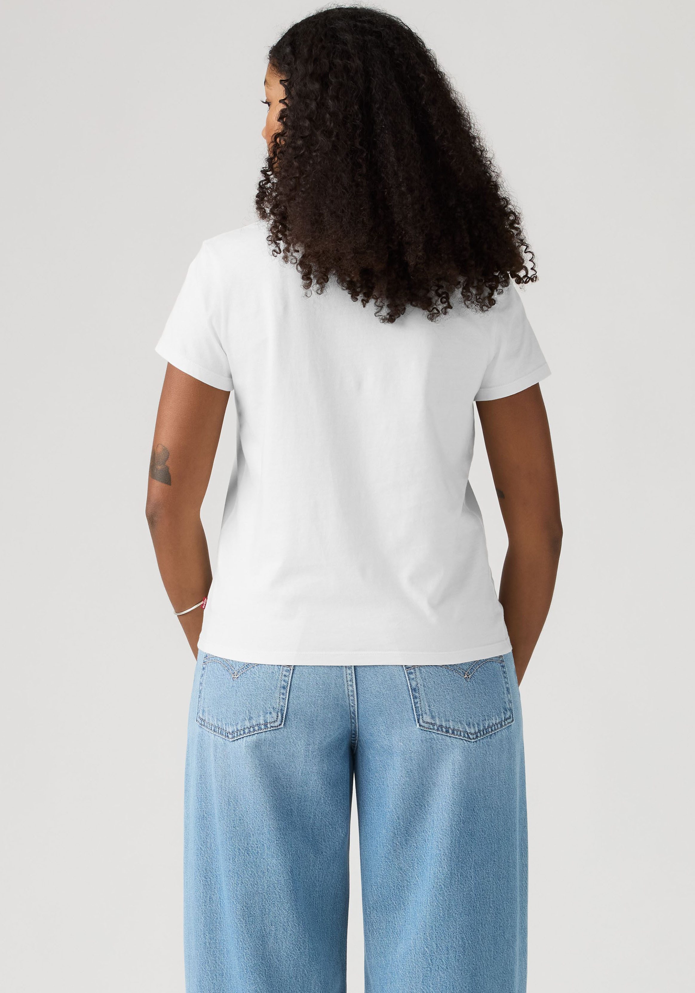Levi's® Rundhalsshirt THE PERFECT TEE mit Logo im Metallic-Holo Print – Bild 3 von 5