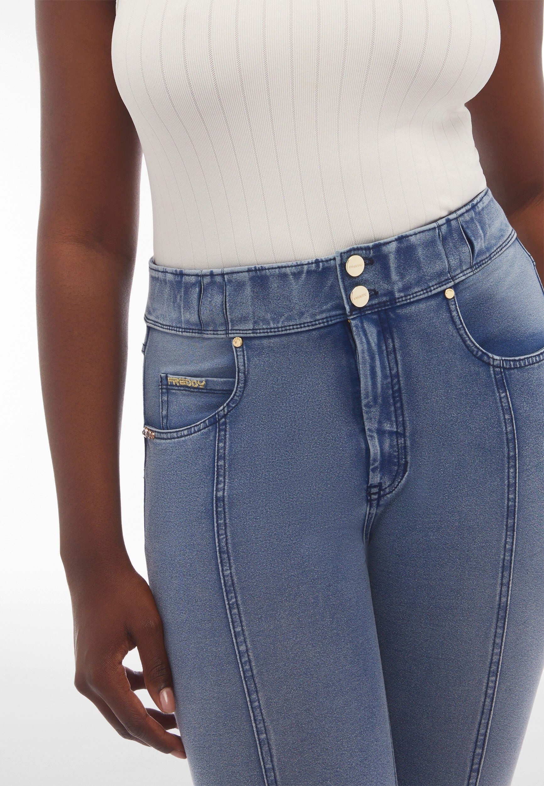 Freddy Jeansjeggings N.O.W.® Denim-Jersey-Hose mit hohem Taillenbund und Schlitzen am Saum mit Stretch-Anteil
