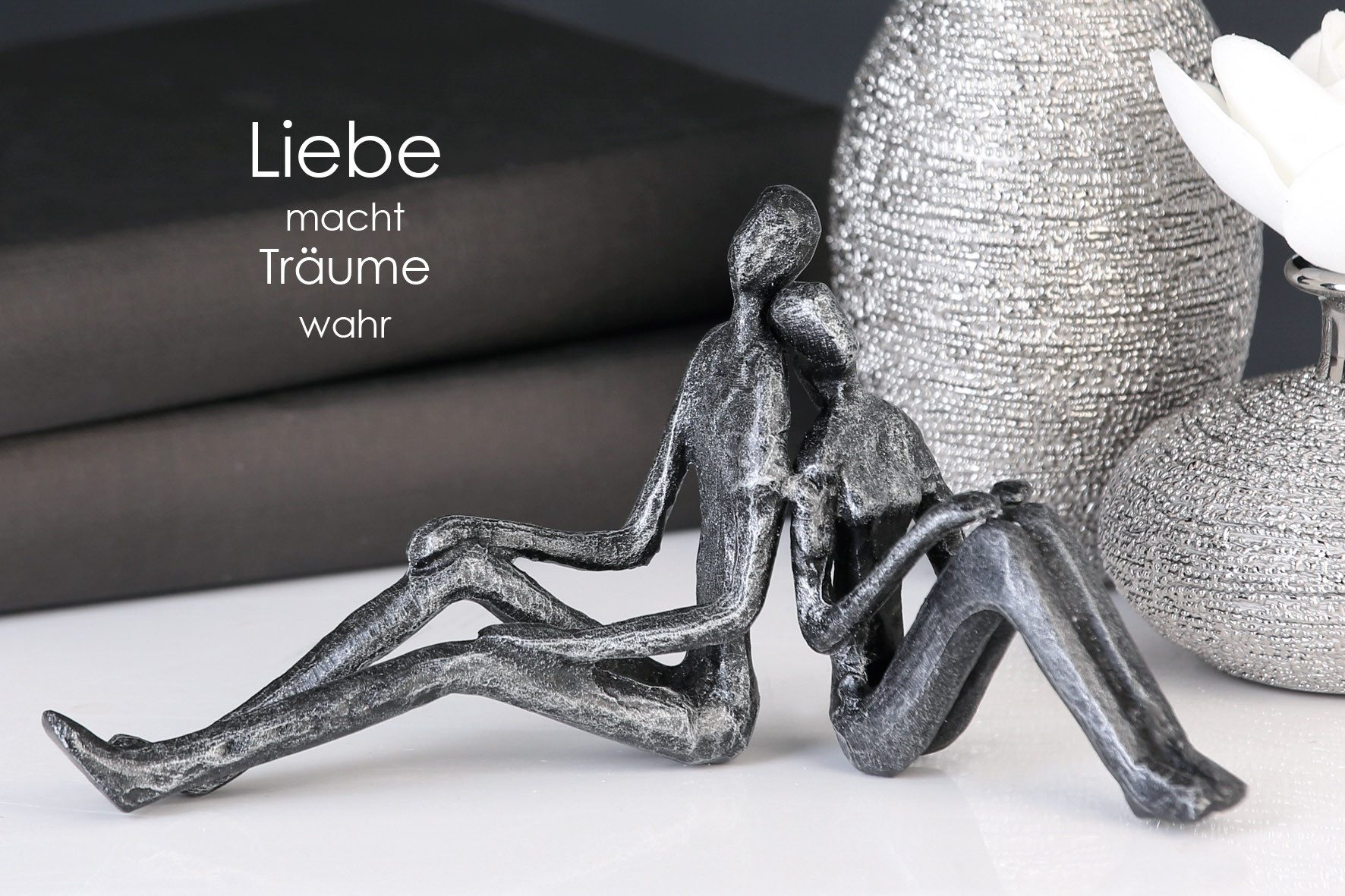 GILDE Skulptur DREAMING Skulptur - silber - Eisen - H. 10cm x B. 20cm - Figur (1 Stück), Metallfigur Paar - Minifigur Dekoskulptur für Ihr Zuhause