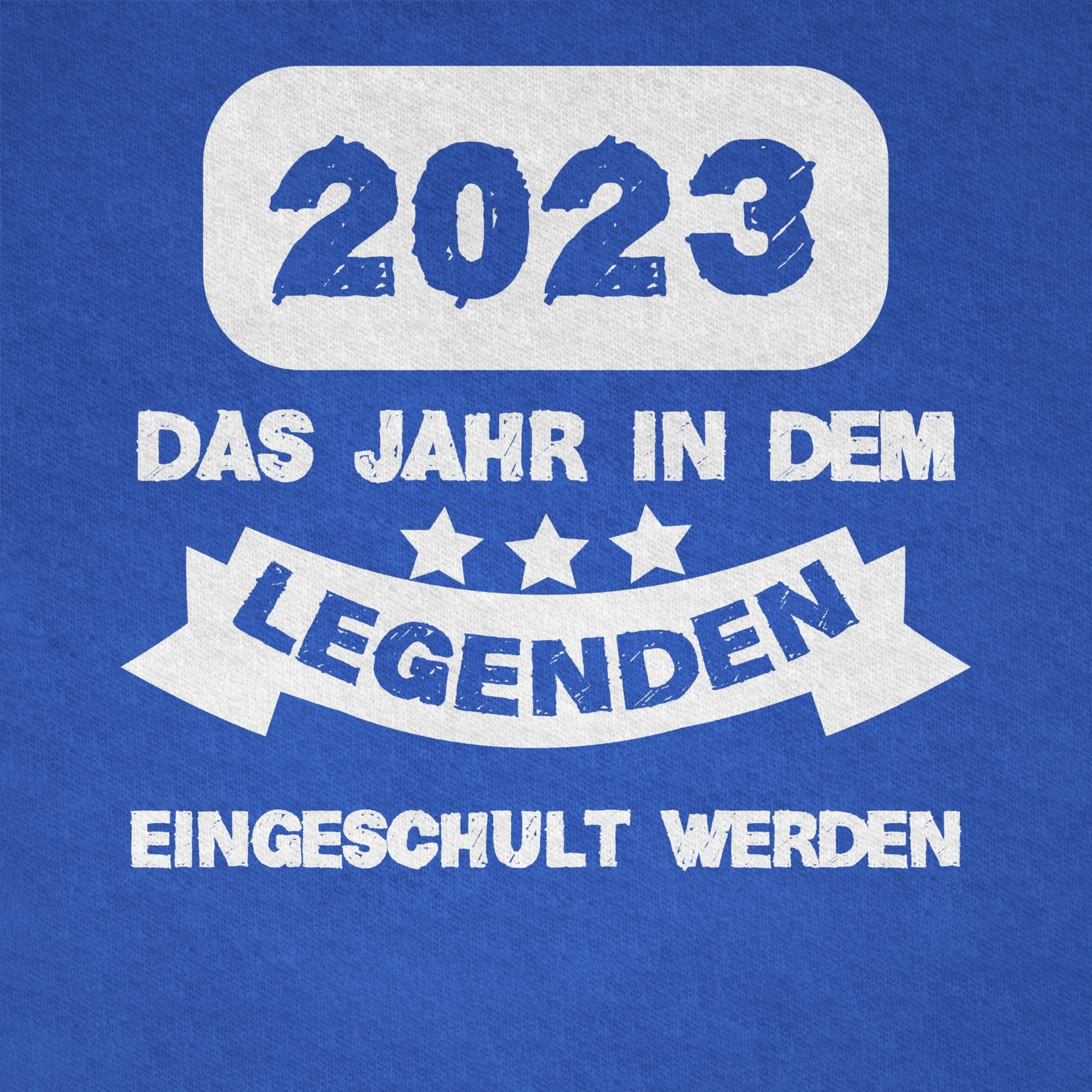 dem Junge Jahr 02 in Schulanfang eingeschult weiß Royalblau Geschenke Shirtracer Das T-Shirt werden Legenden 2023 Einschulung