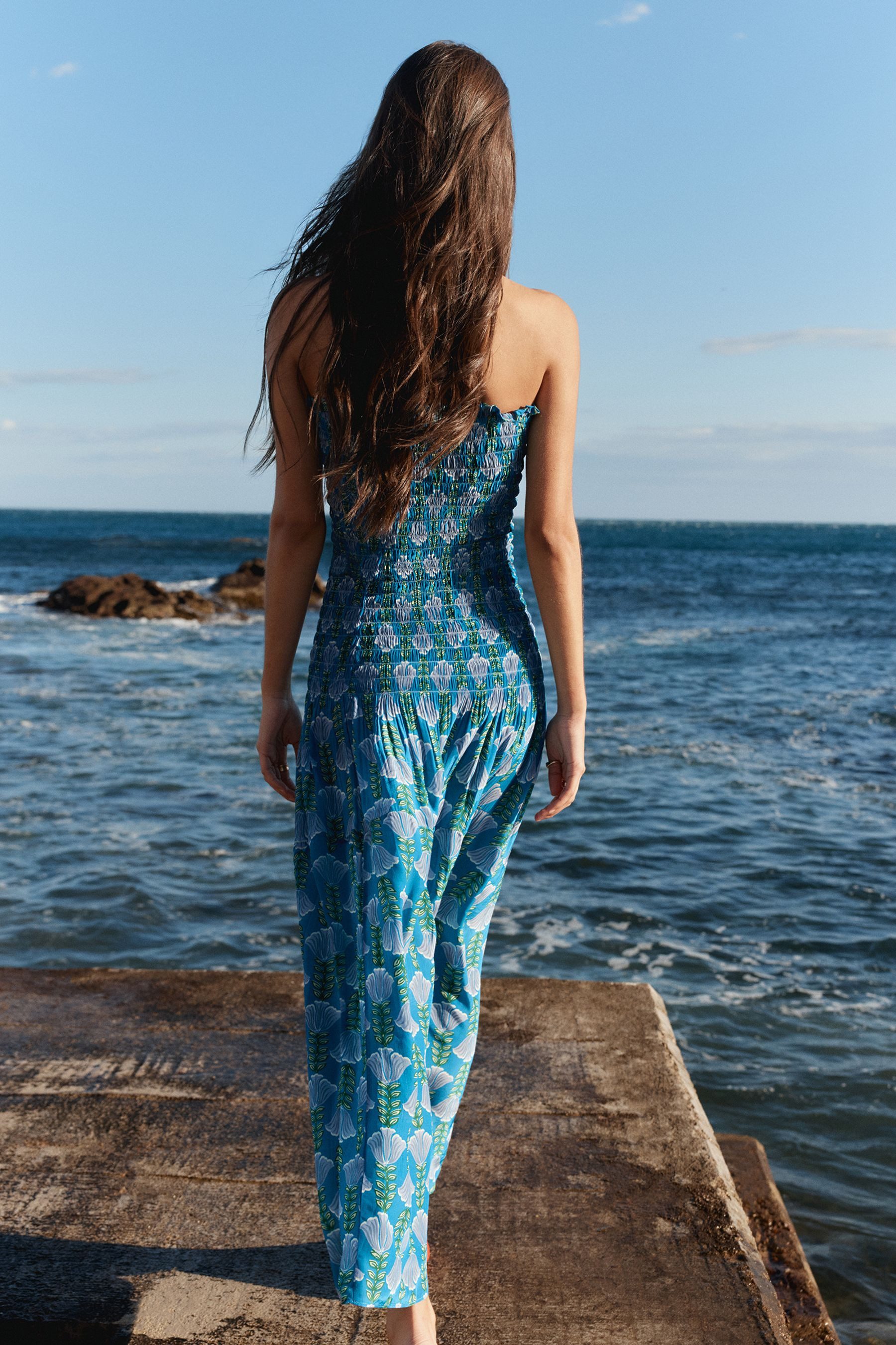 Bhoem Bandeaukleid Gesmoktes trägerloses Maxikleid mit Blumenmuster (1-tlg)