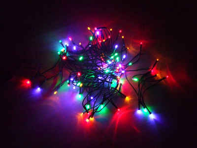 Spetebo Lichterkette LED Weihnachts Lichterkette bunt - 80 LED, 80-flammig