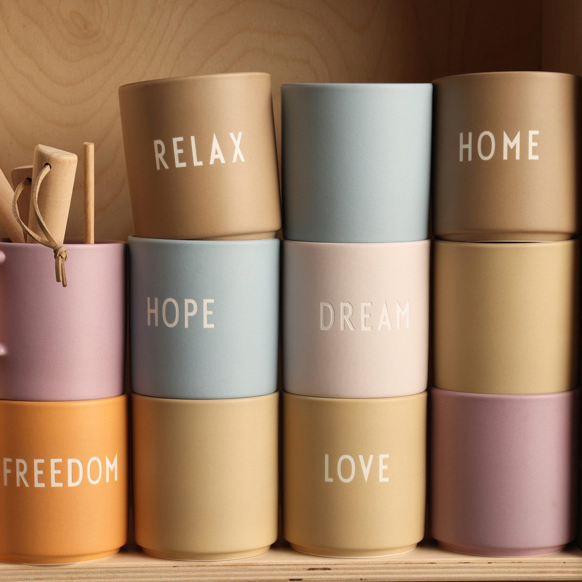 Design Letters Becher