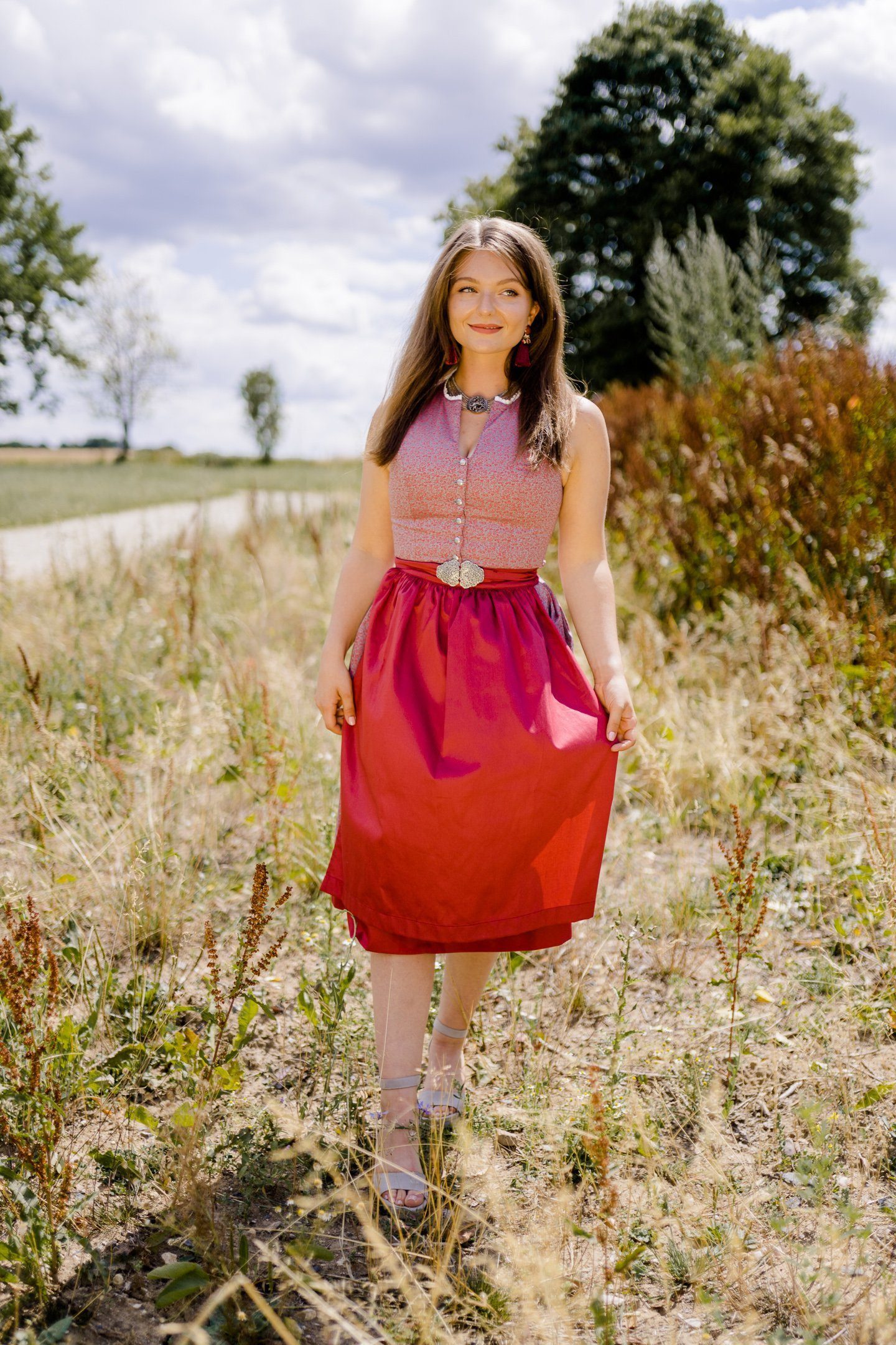 Ramona Lippert Dirndl Trachtenkleid Sana rot mit Schnalle