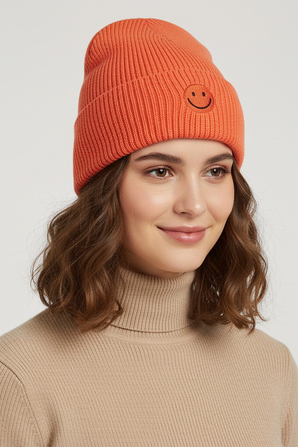Faera Strickmütze Mit Smiley, Rippenstrick, weiches Tragegefühl für Damen (1-St., modisch) Normal Fit Zeichen elastisch Ohne Verschluss Casual-Style