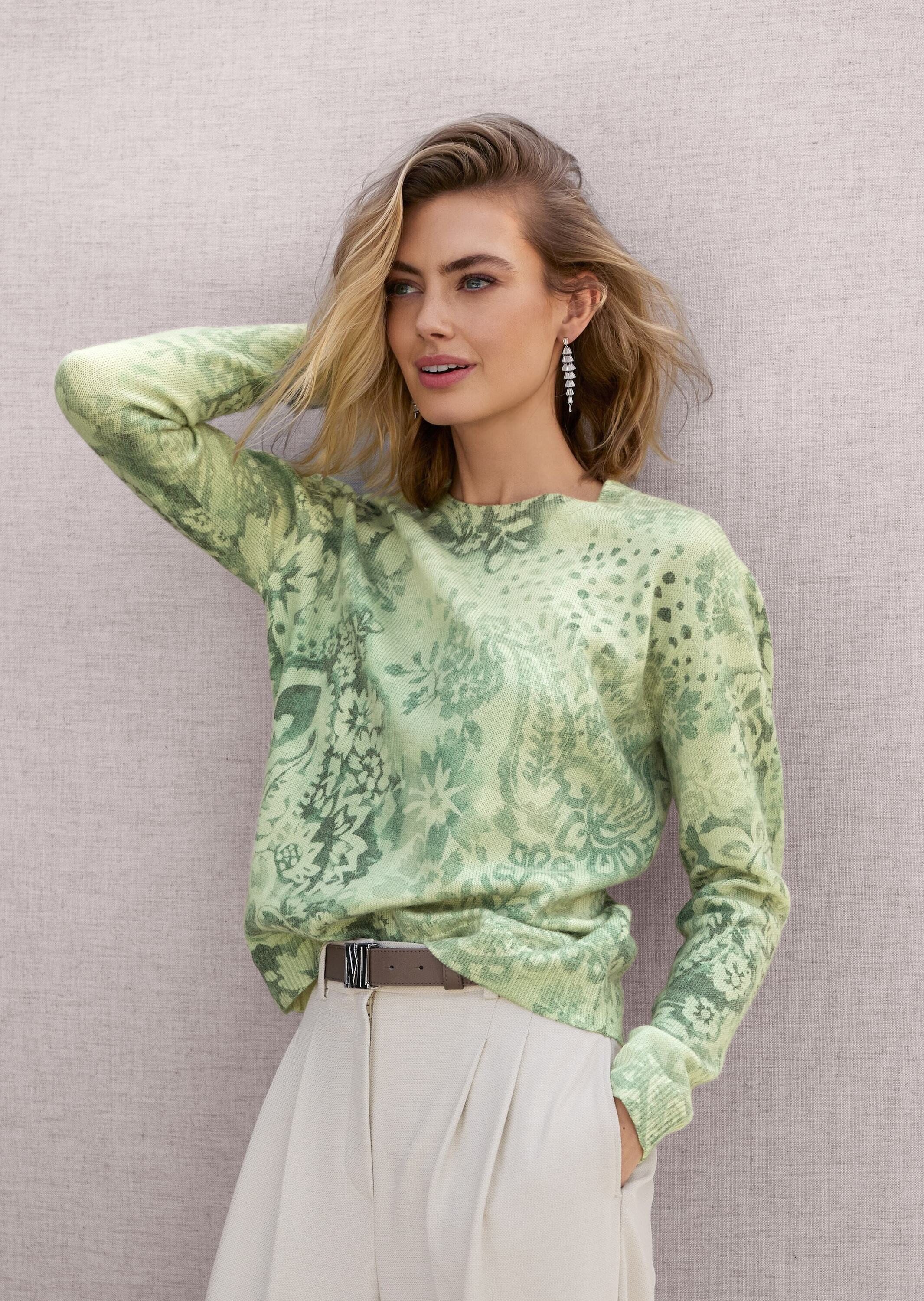 MADELEINE Strickpullover Stilvoller Printpullover mit floralem Muster Herbstsweater mit All-Over-Print, Rundhals und Langarm