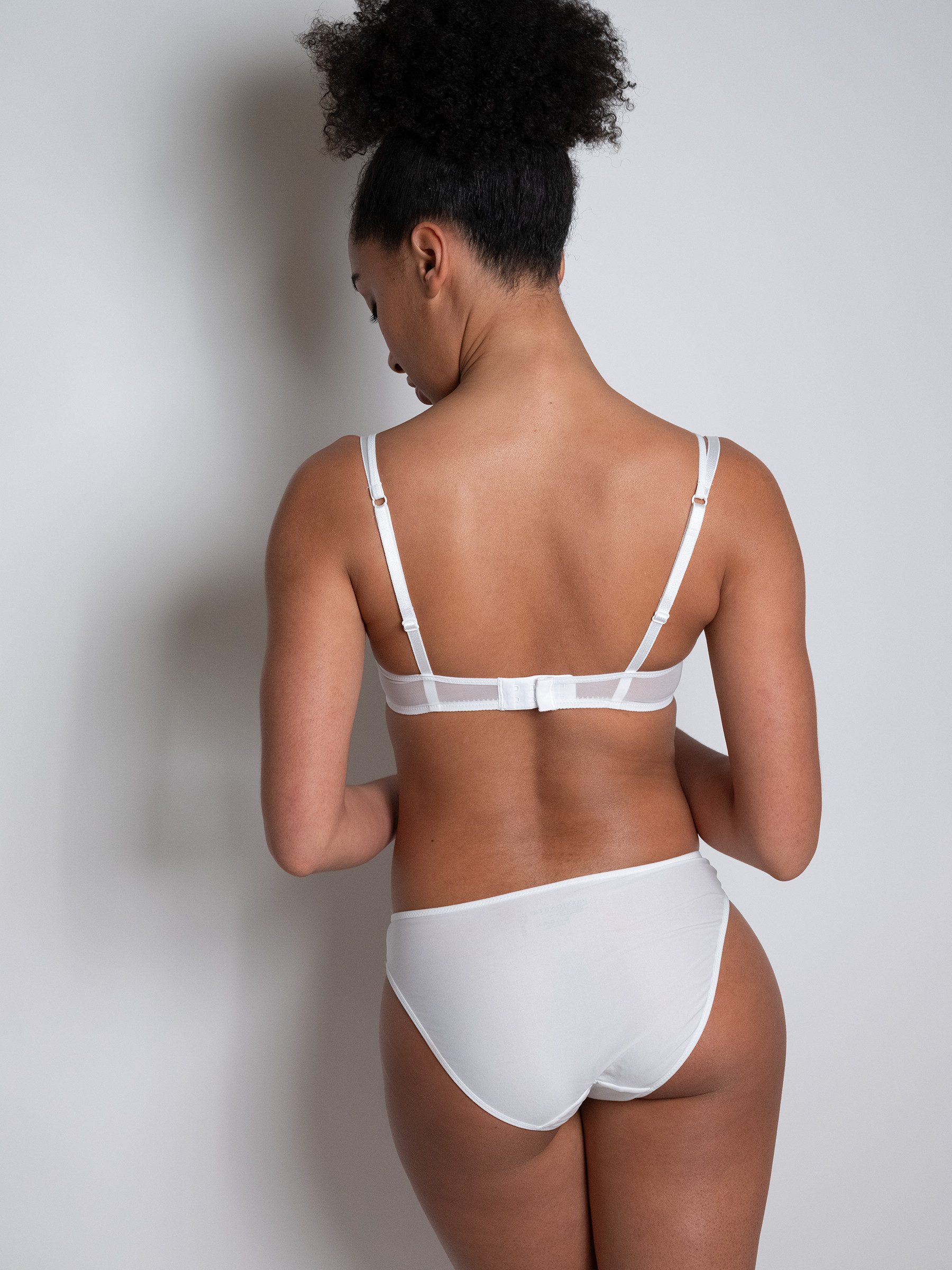 PASSIONATA Schalen-BH MISS JOY verspielte Schmetterlingsmotive, leichter Tüll, atmungsaktiv