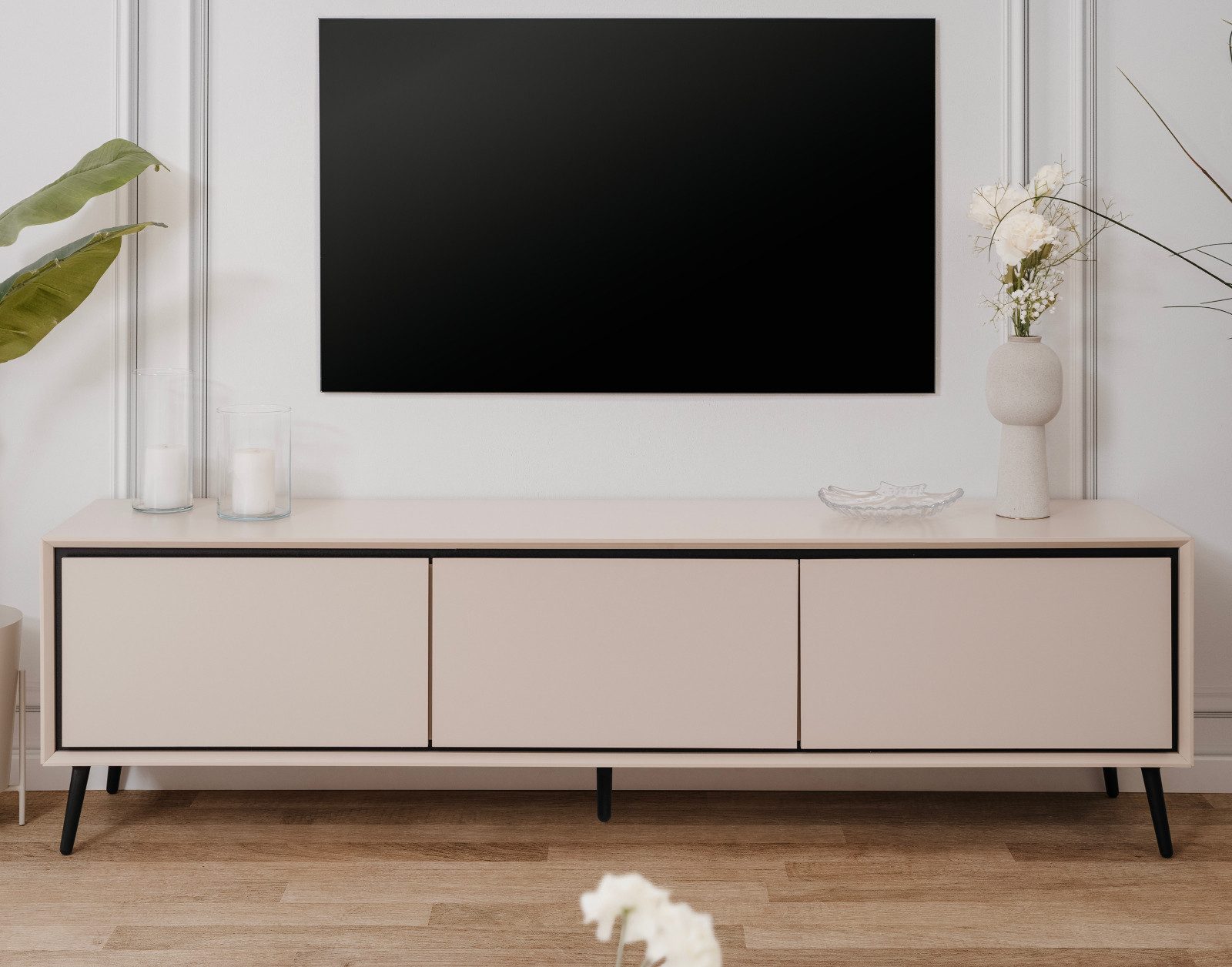 Furn.Design Lowboard Brebbia (Flat-TV Unterschrank in Kaschmir / Sand mit S günstig online kaufen