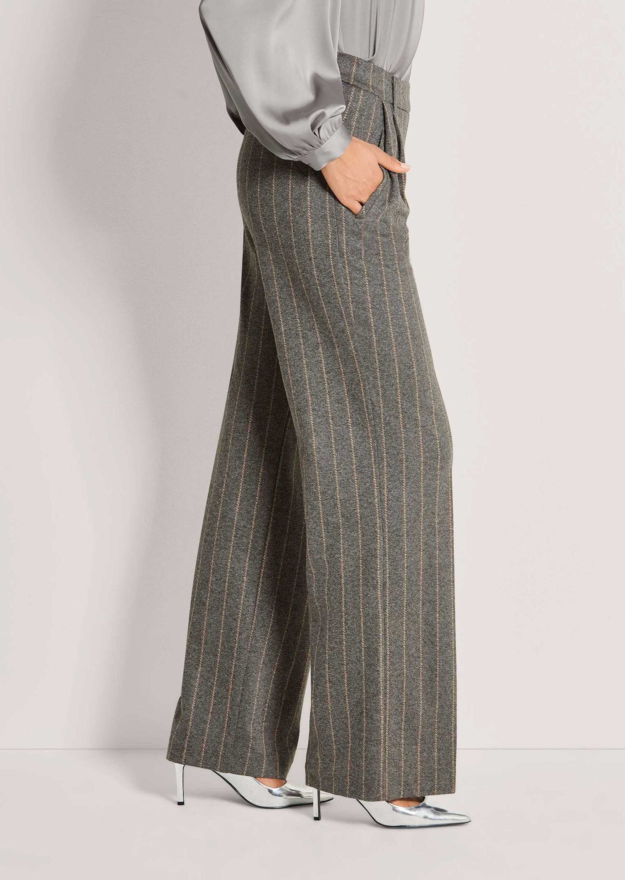 MADELEINE Bundfaltenhose Bundfaltenhose mit Nadelstreifen Elastischer Schlupfbund, Bügelfalten & schräge Leistentaschen