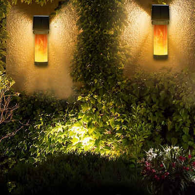 Lapalife LED Außen-Wandleuchte »Solar Wall Porch Flame Lights, LED Outdoor Flackerlicht mit Auto On/Off, 3 Beleuchtungsmodi, für Garten, Weg, Patio Dekoration«, IP65 Wasserdicht