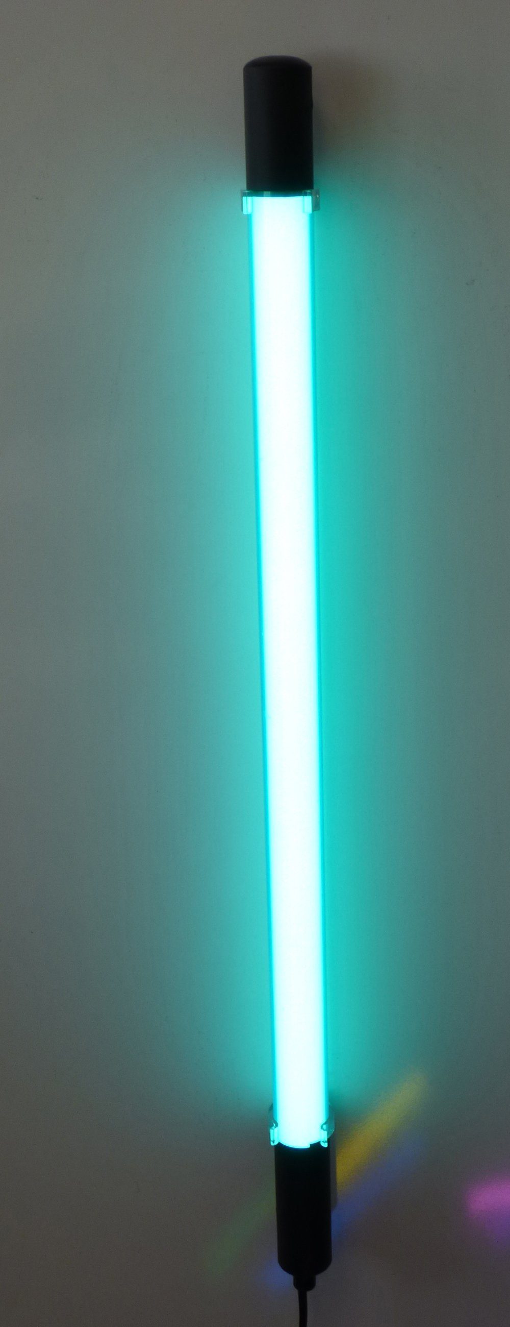 XENON LED Wandleuchte Slim Leuchtstab 63cm Ø30mm Kunststoff-Röhre 9 Watt 1000 Lumen Pink, LED Röhre T8, Xenon