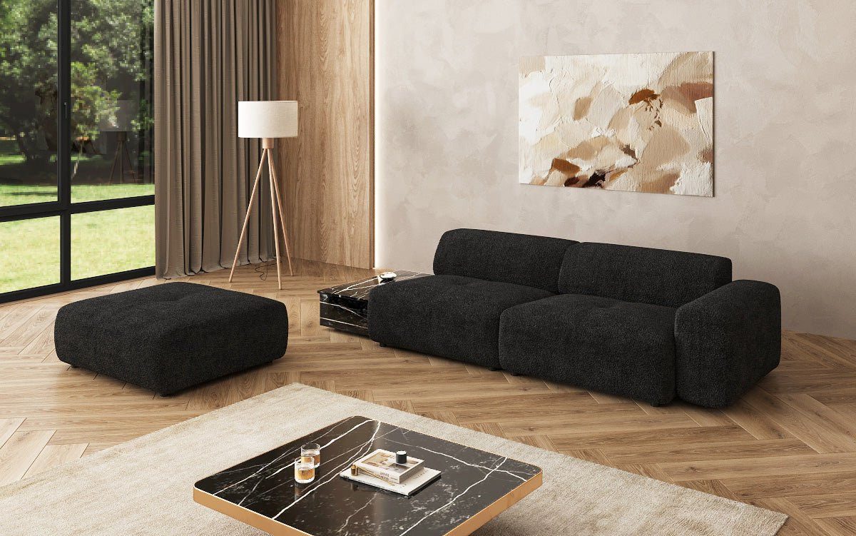 Luxusbetten24 Sofa Designer Sofa Calm 3 Sitzer in Bouclé, mit Beistellhocker und Beistelltisch