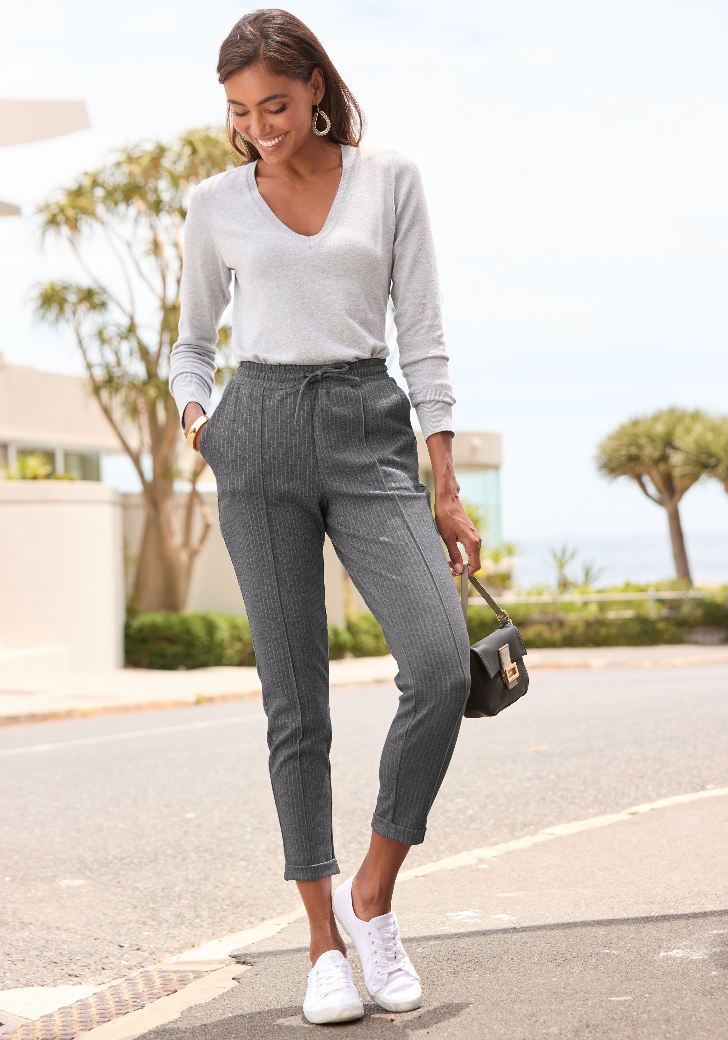 Vivance Jogger Pants aus bequemen Stretchstoff mit Streifenmuster, Schlupfhose, schmaler Schnitt, Sommerhose