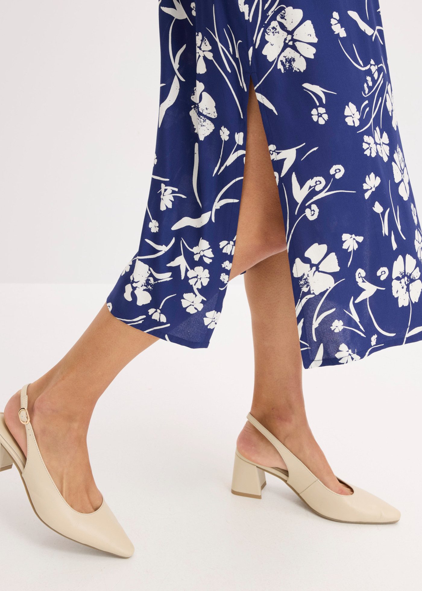 bonprix Blusenkleid feminin geschnitten, mit Hemdblusenkragen, Kurzarm, mit Bindeband – Bild 4 von 5