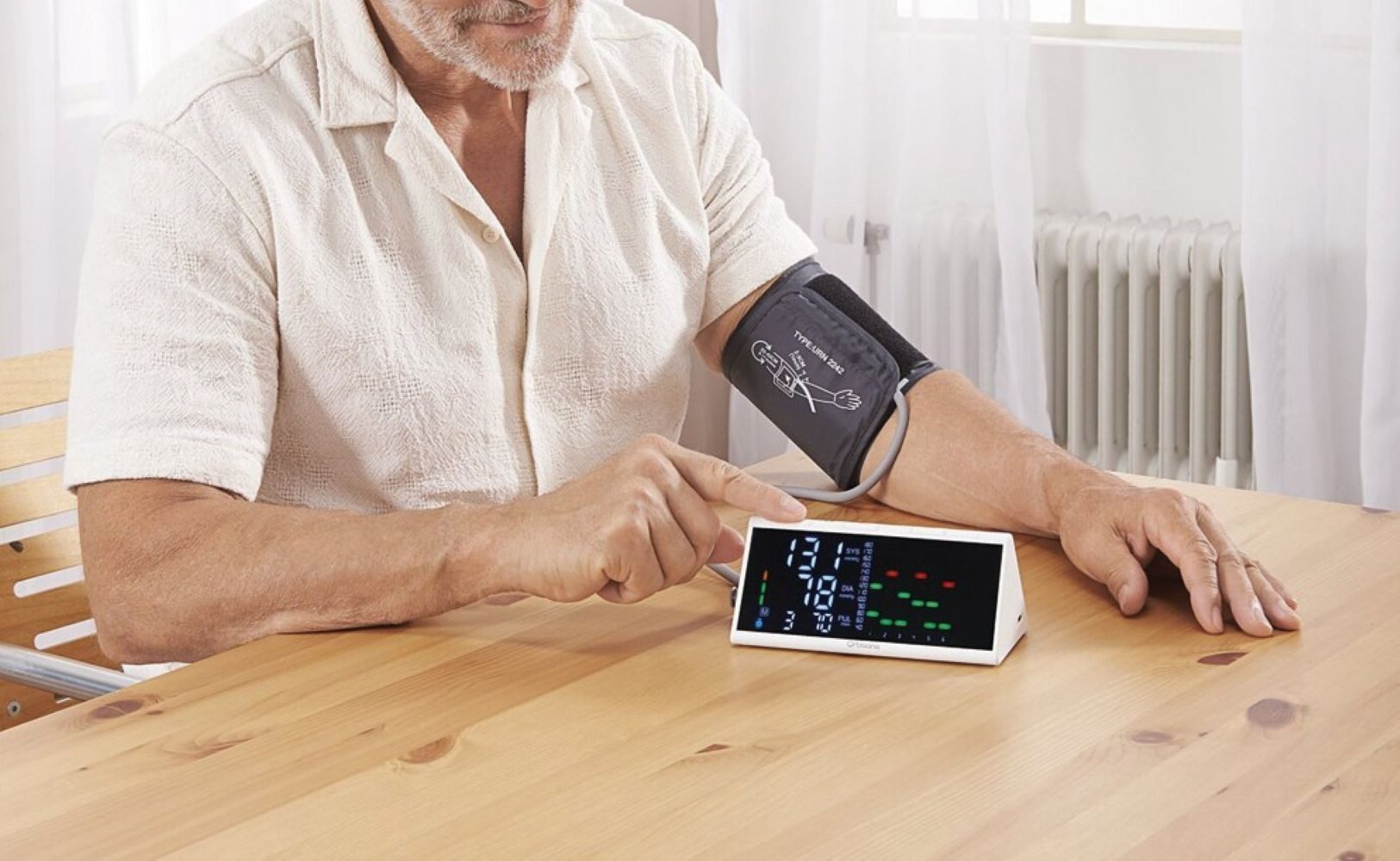 Weltbild GmbH & Co. KG Oberarm-Blutdruckmessgerät, Messgerät, Manschette, Batterien, Gebrauchsanweisung, Beutel, Mit Speicherfunktion (90 Speicherplätze)