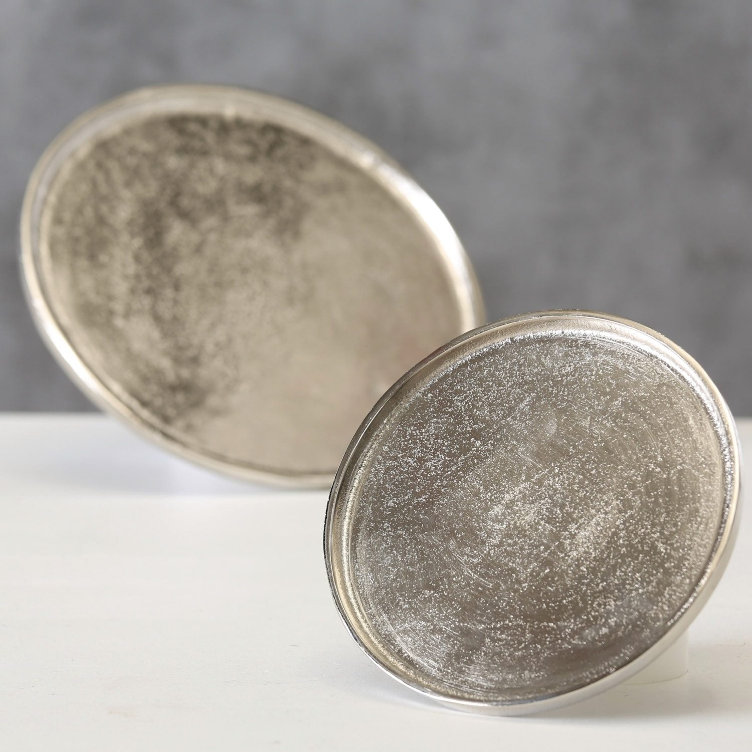 BOLTZE GRUPPE GmbH Tablett Deko-Tablett VALOMI, Ø 18 cm, Silbergrau, Aluminium, (1-tlg)