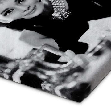 Posterlounge Leinwandbild Celebrity Collection, Audrey Hepburn in Breakfast at Tiffany's, Wohnzimmer Fotografie