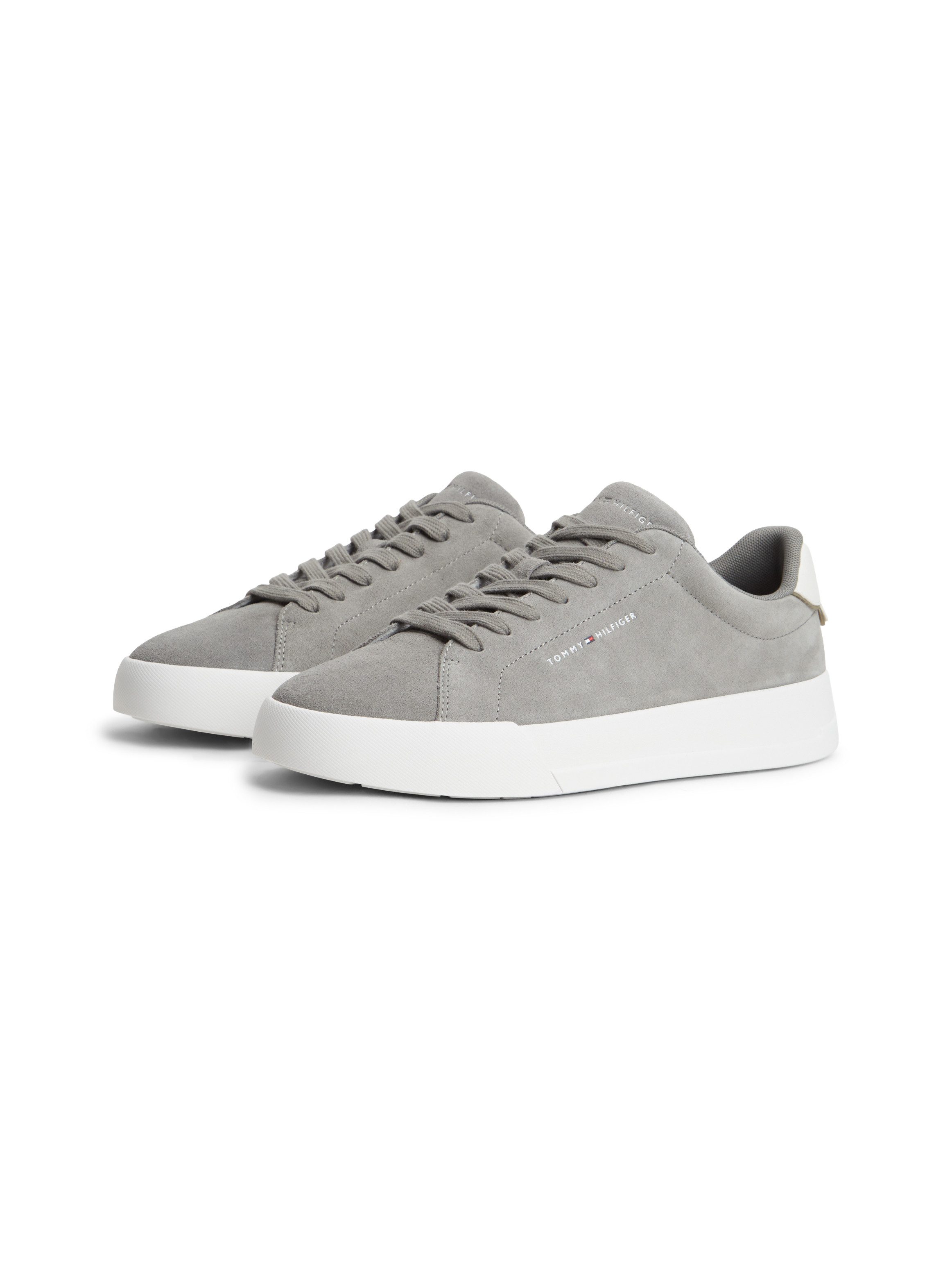 Tommy Hilfiger TH COURT CORE SUEDE Sneaker Freizeitschuh, Halbschuh, Schnürschuh mit seitlichem Logoschriftzug