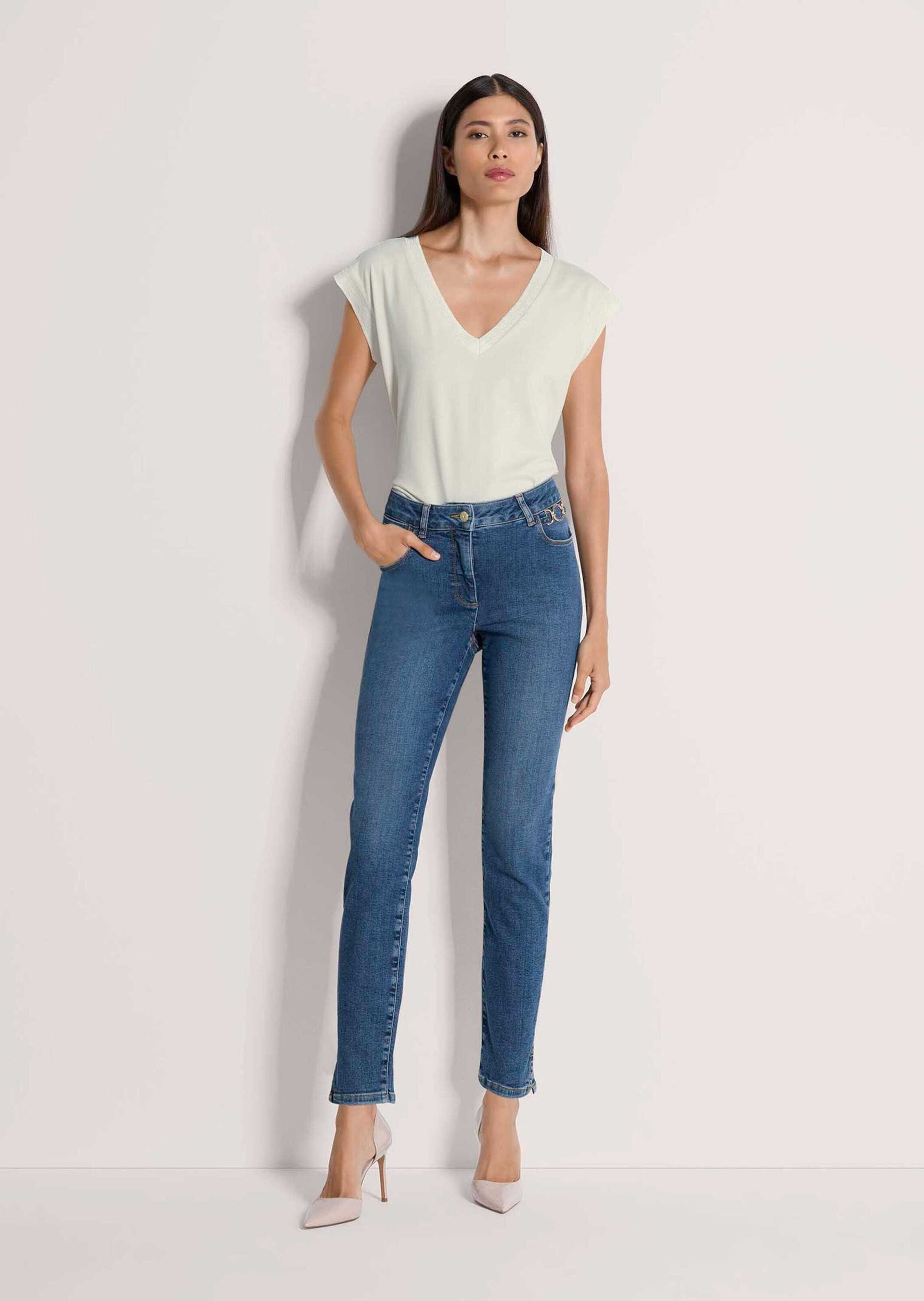 MADELEINE Gerade Jeans Slim-Fit Jeans mit Kettendetail Skinnyjeans mit Gürtelschlaufen, Taschen und Knöchellänge