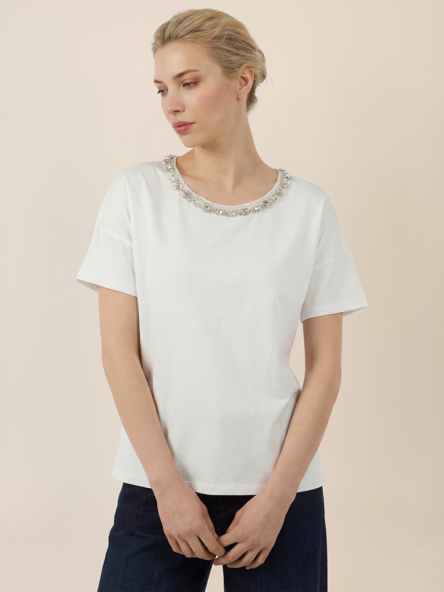 Apart Shirtbluse mit funkelndem Schmuckkragen