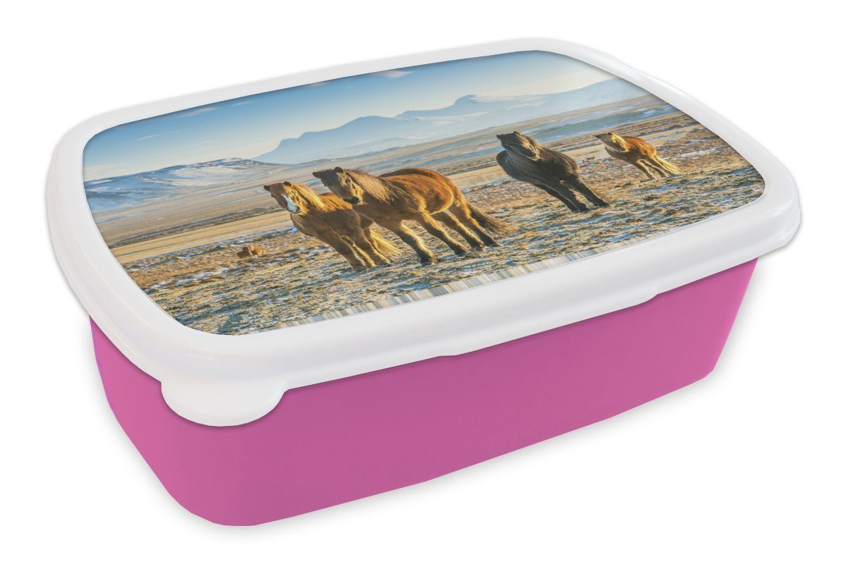 MuchoWow Lunchbox Isländerpferde in einer winterlichen Berglandschaft, Kunststoff, (2-tlg), Brotbox für Erwachsene, Brotdose Kinder, Snackbox, Mädchen, Kunststoff rosa