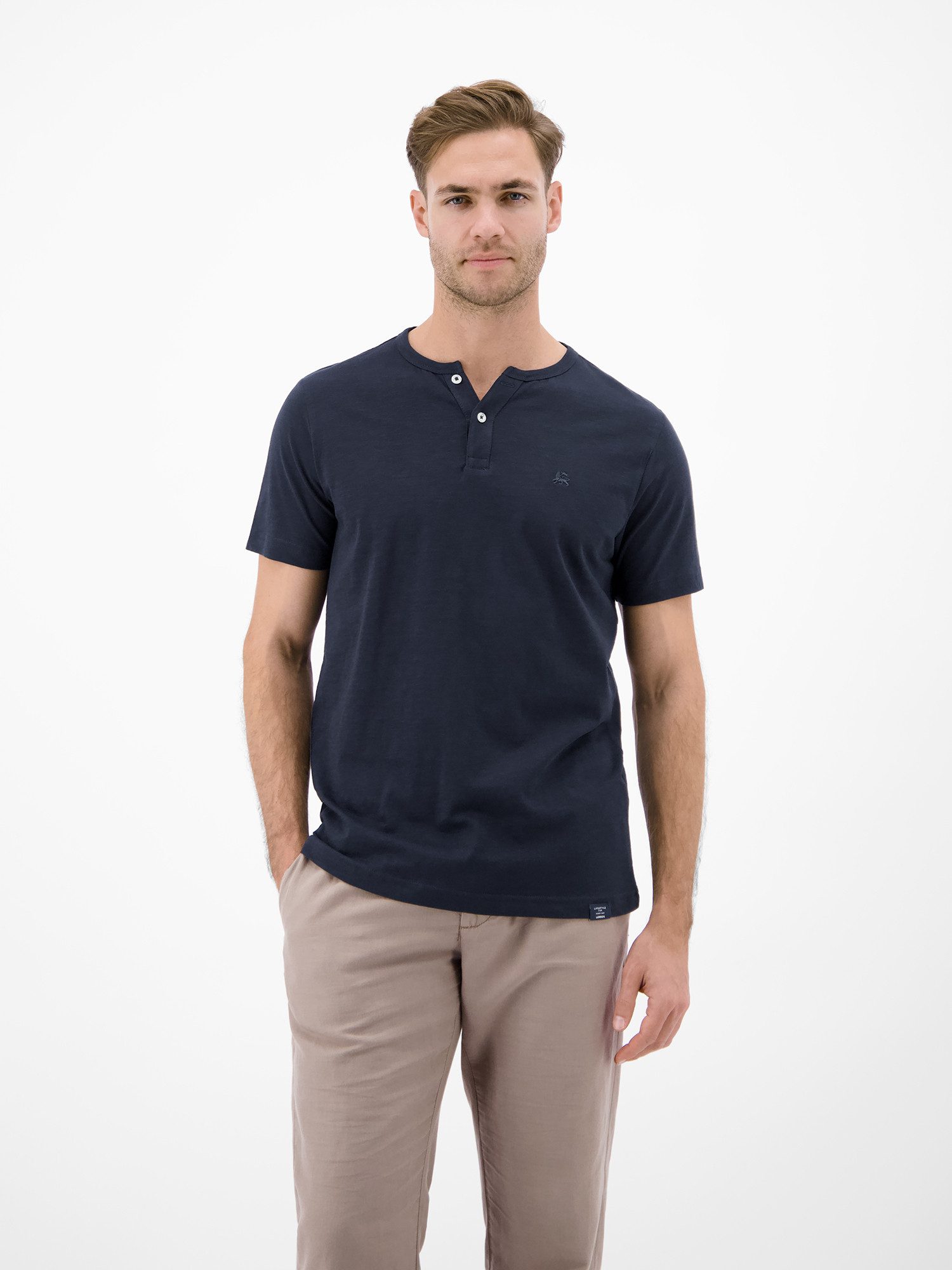 LERROS T-Shirt T-Shirt mit Rundhalsausschnitt und Knopfleiste günstig online kaufen