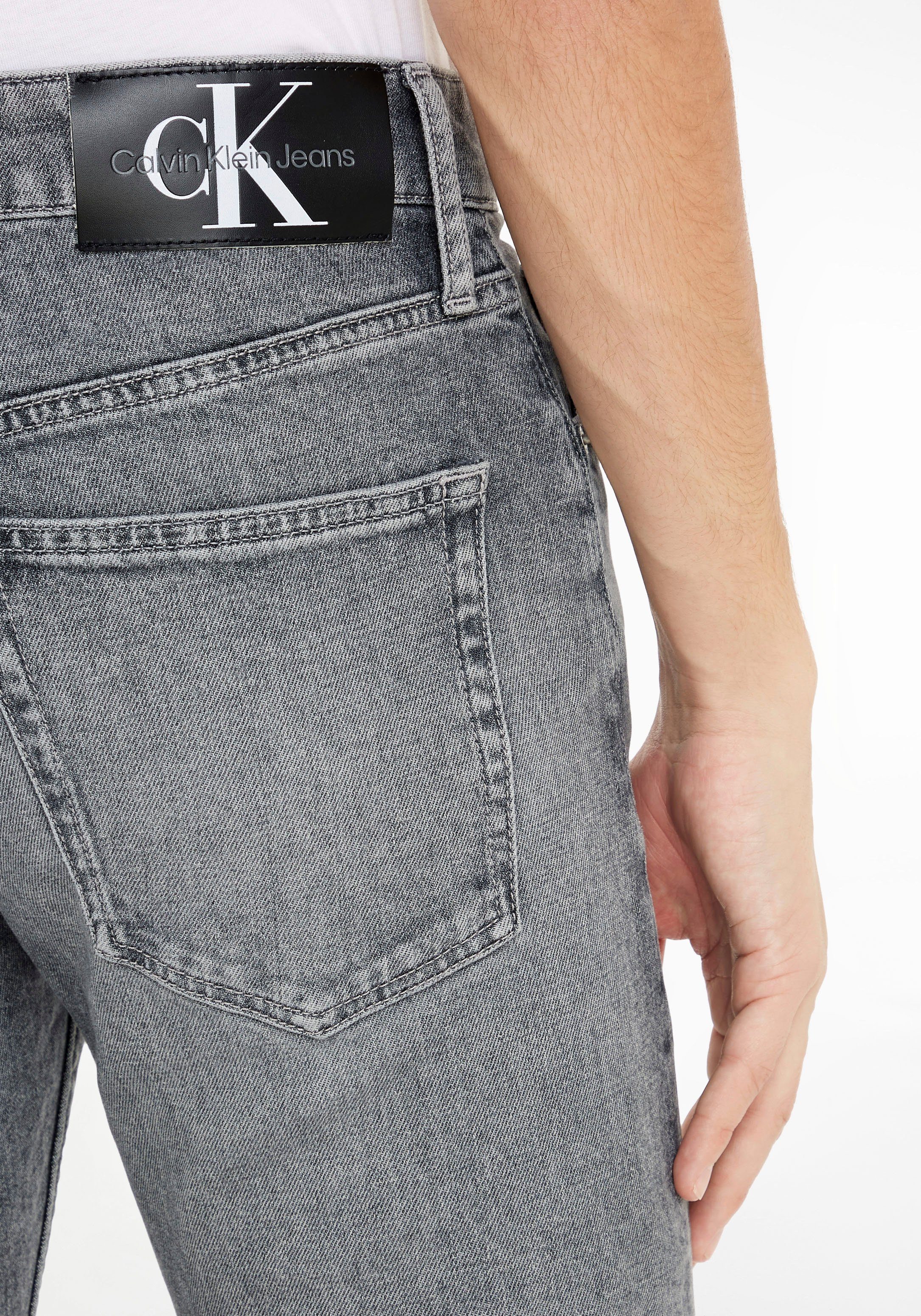 Calvin Klein Jeans TAPER 1BZ Tapered-fit-Jeans mit Leder-Badge Denim_Grey SLIM