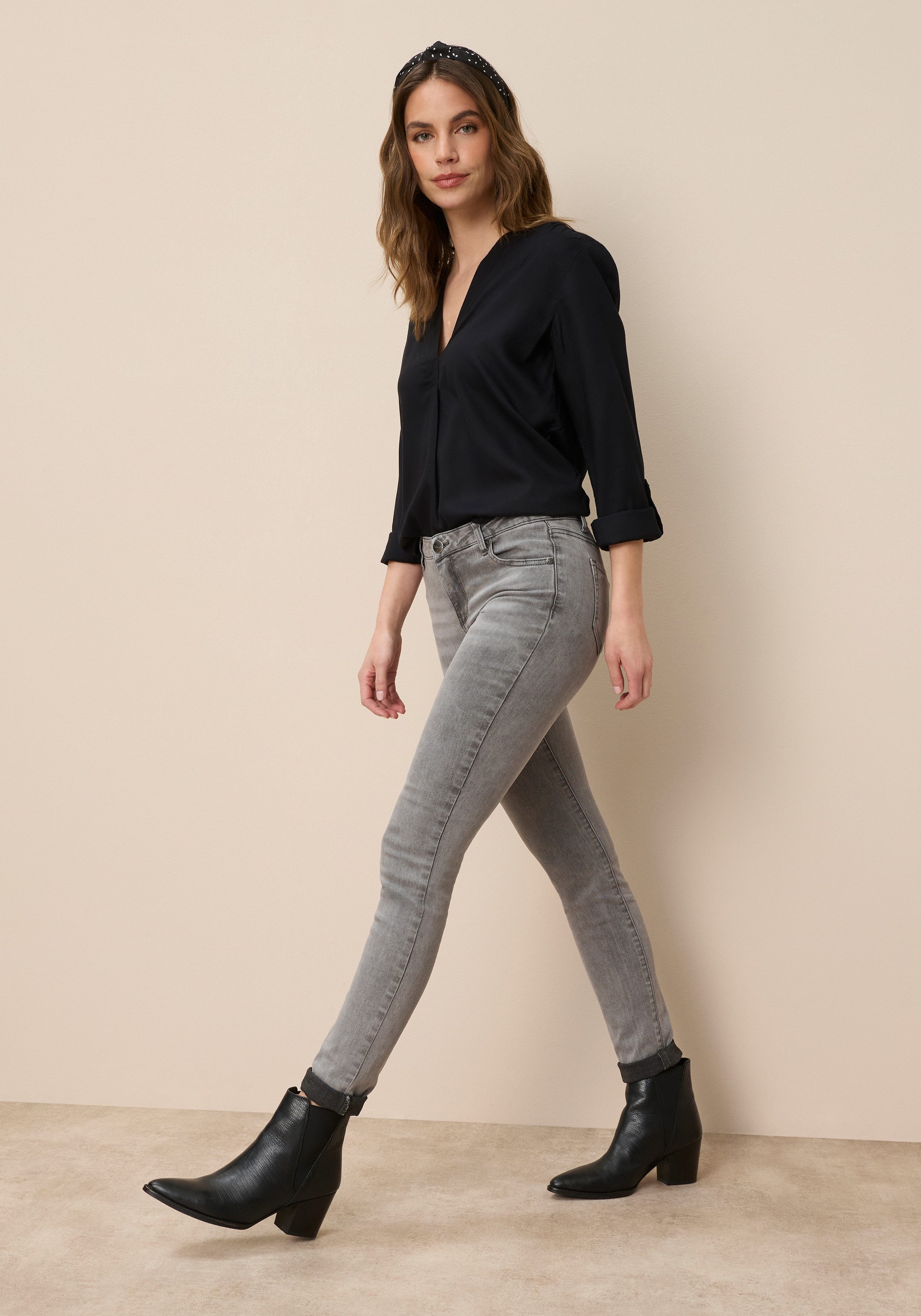 Zum Outfit 9