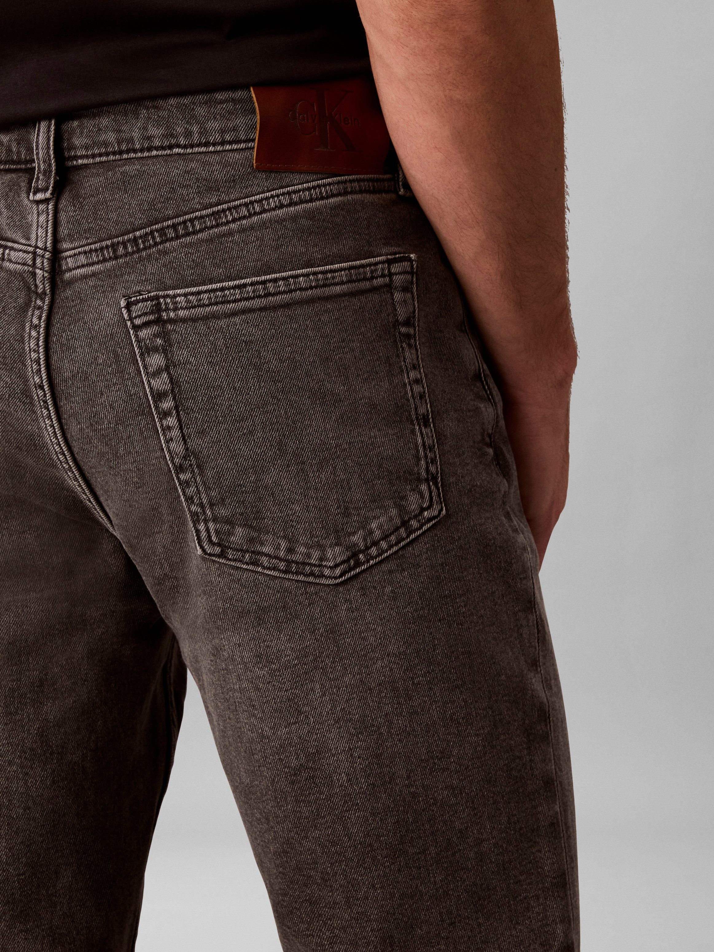 Calvin Klein Jeans Slim-fit-Jeans Slim fit mit Taschen – Bild 2 von 5