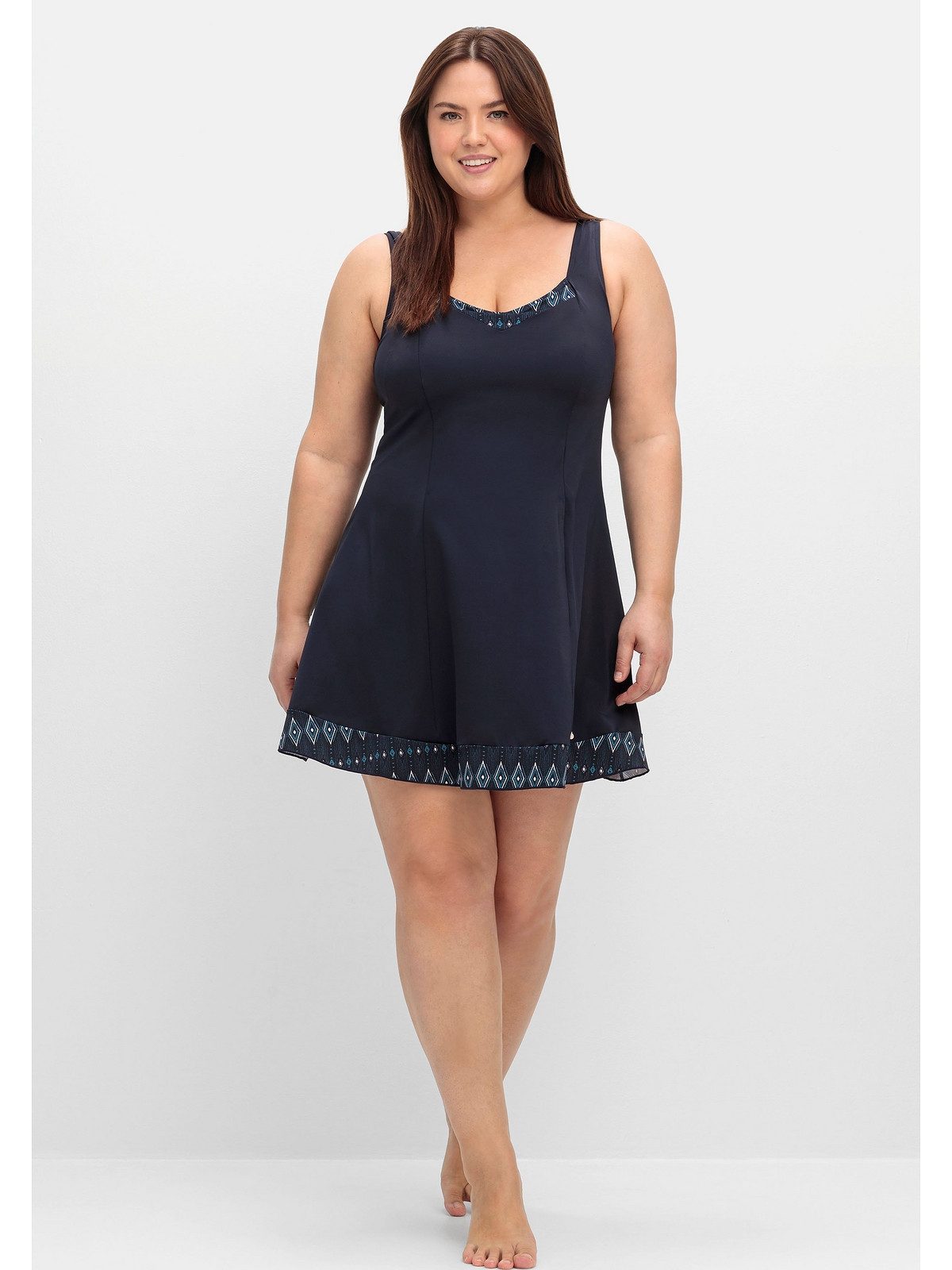 Sheego Badekleid Große Größen mit fixiertem Slip und wattierten Softcups