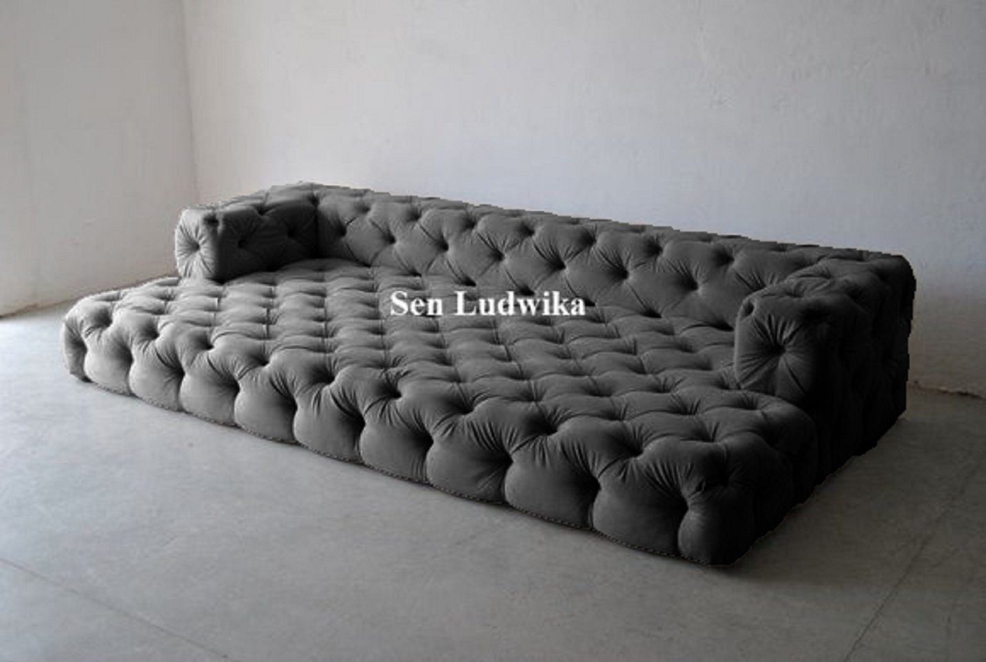 JVmoebel Big-Sofa 5-Sitzer Design Sofas, Mit Grau xxl Chesterfield-Knöpfen Chesterfield Teile, Sofagarnitur Polster Sofa Big 1