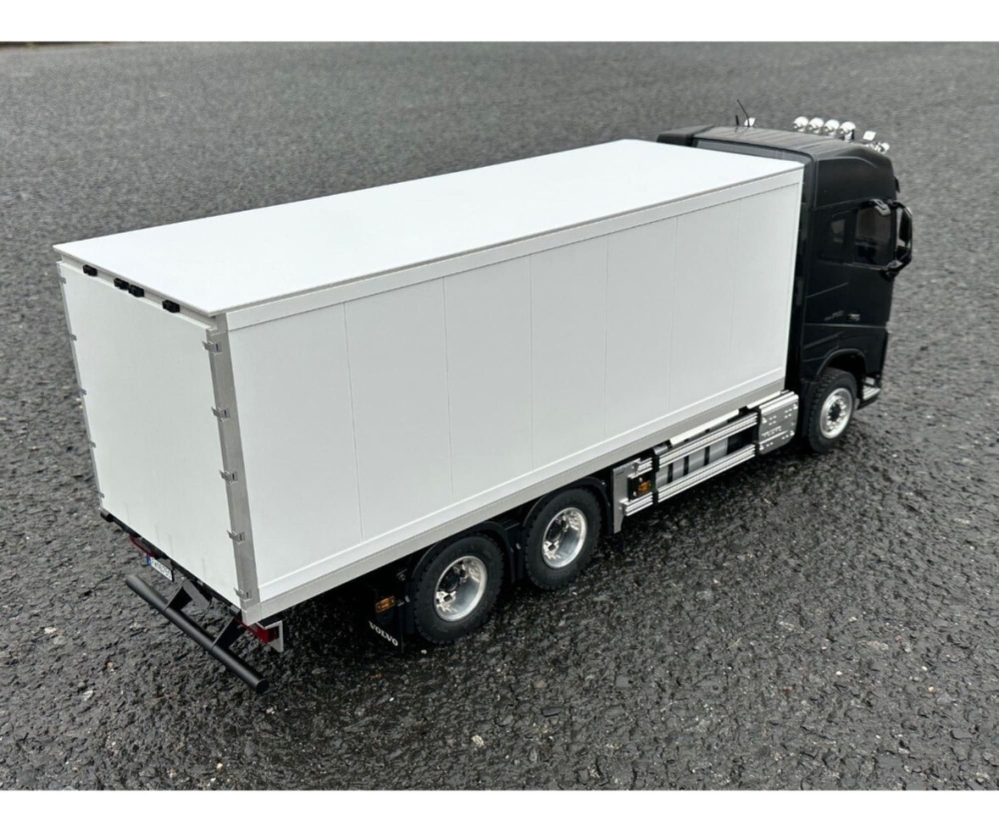 CARSON RC-Truck Carson 1:14 Kofferaufbau f. ZGM Volvo FH16 TT