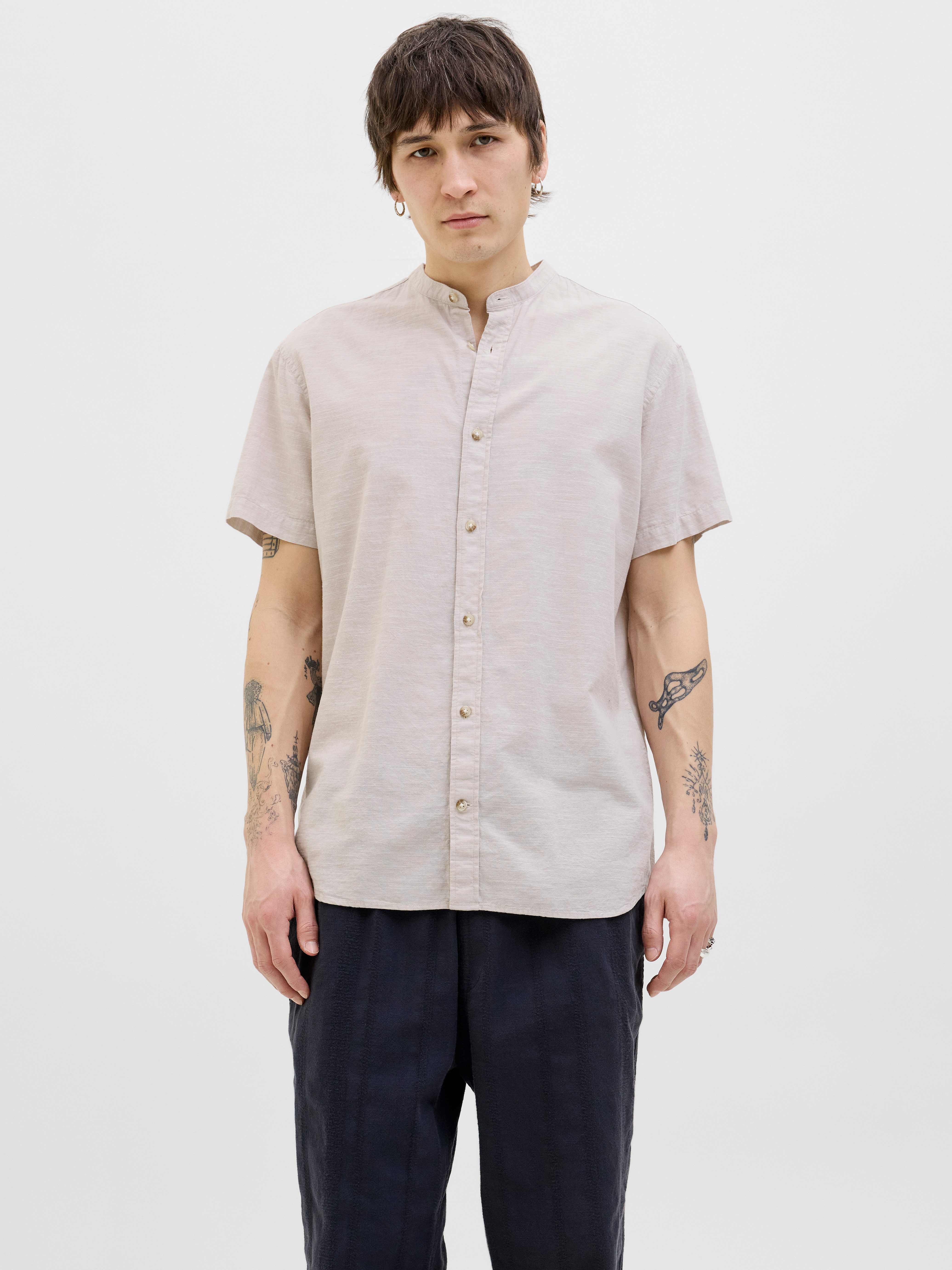 Jack & Jones Kurzarmhemd JJESUMMER BAND SHIRT SS SN mit Bandkragen