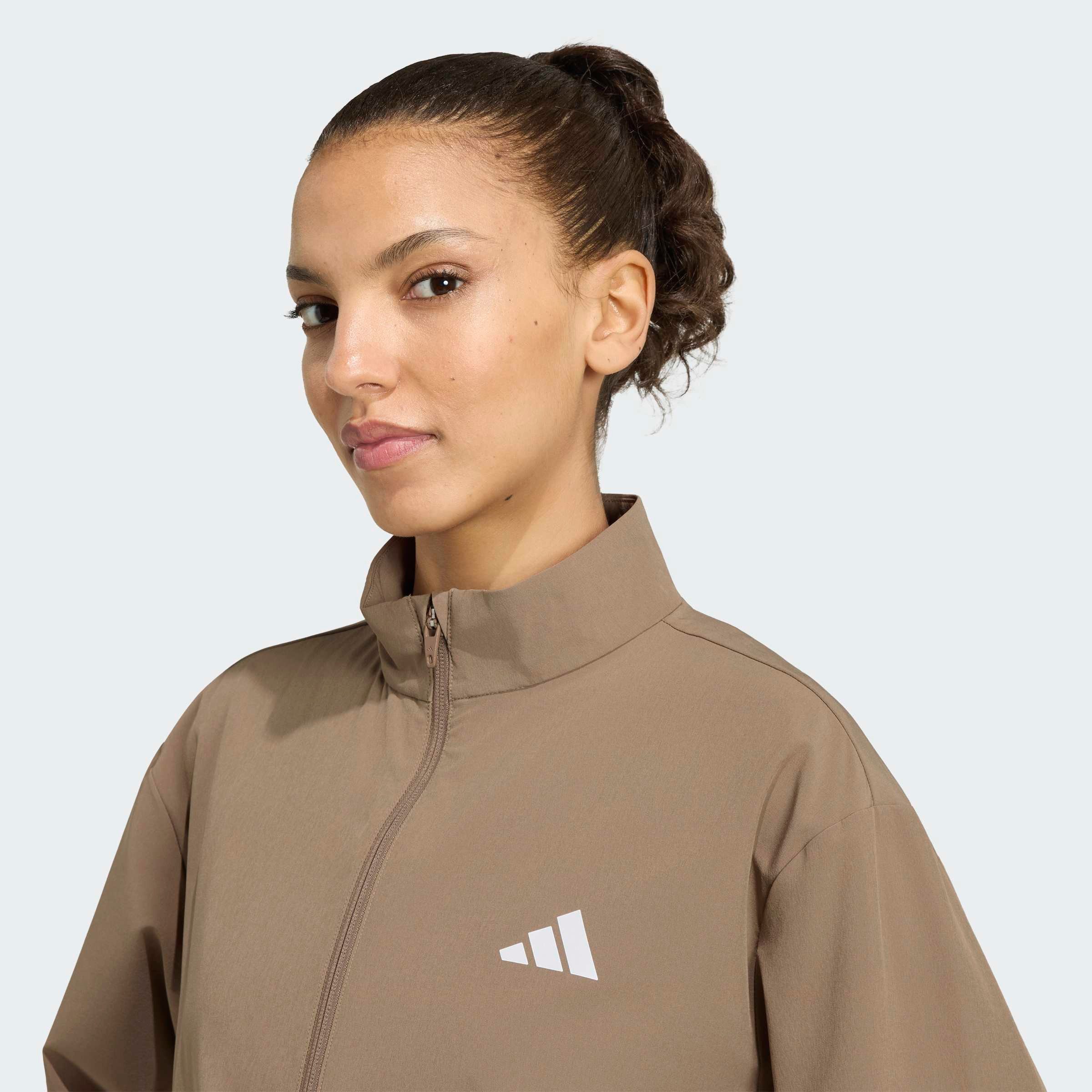 adidas Performance Trainingsjacke TRAIN ESSENTIALS 3-STREIFEN WOVEN WARM-UP mit Elasthan-Anteil, normale Länge