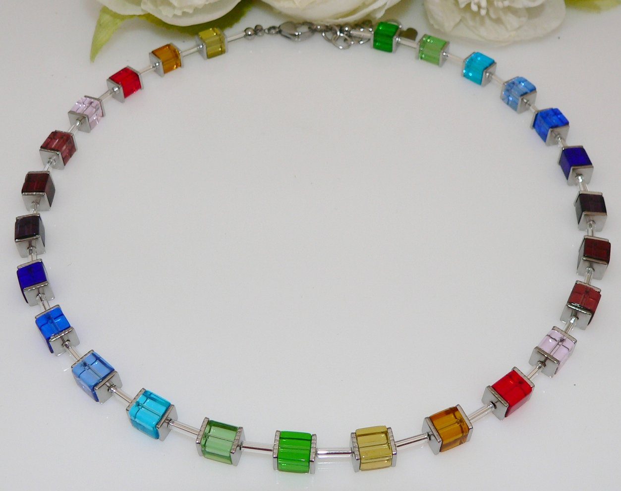 traumschmuck Collier 229. Würfelkette Halskette Cube rot rosa, grün blau gelb lila türkis (incl. Schmuckbox), handgefertigt, Made in Germany