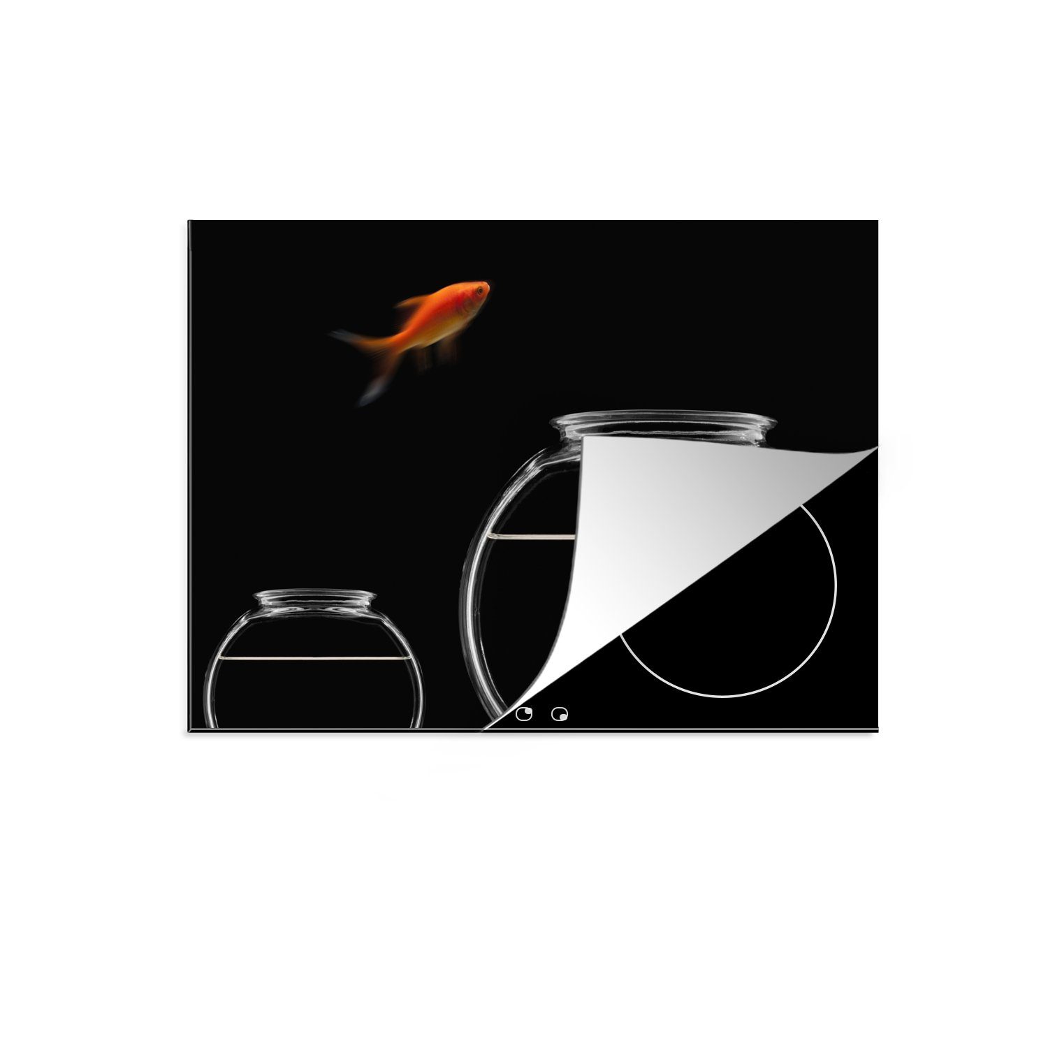 MuchoWow Herdblende-/Abdeckplatte Goldfisch - Fischglas - Schwarz, Vinyl, (1 tlg), 71x52 cm, Induktionskochfeld Schutz für die küche, Ceranfeldabdeckung