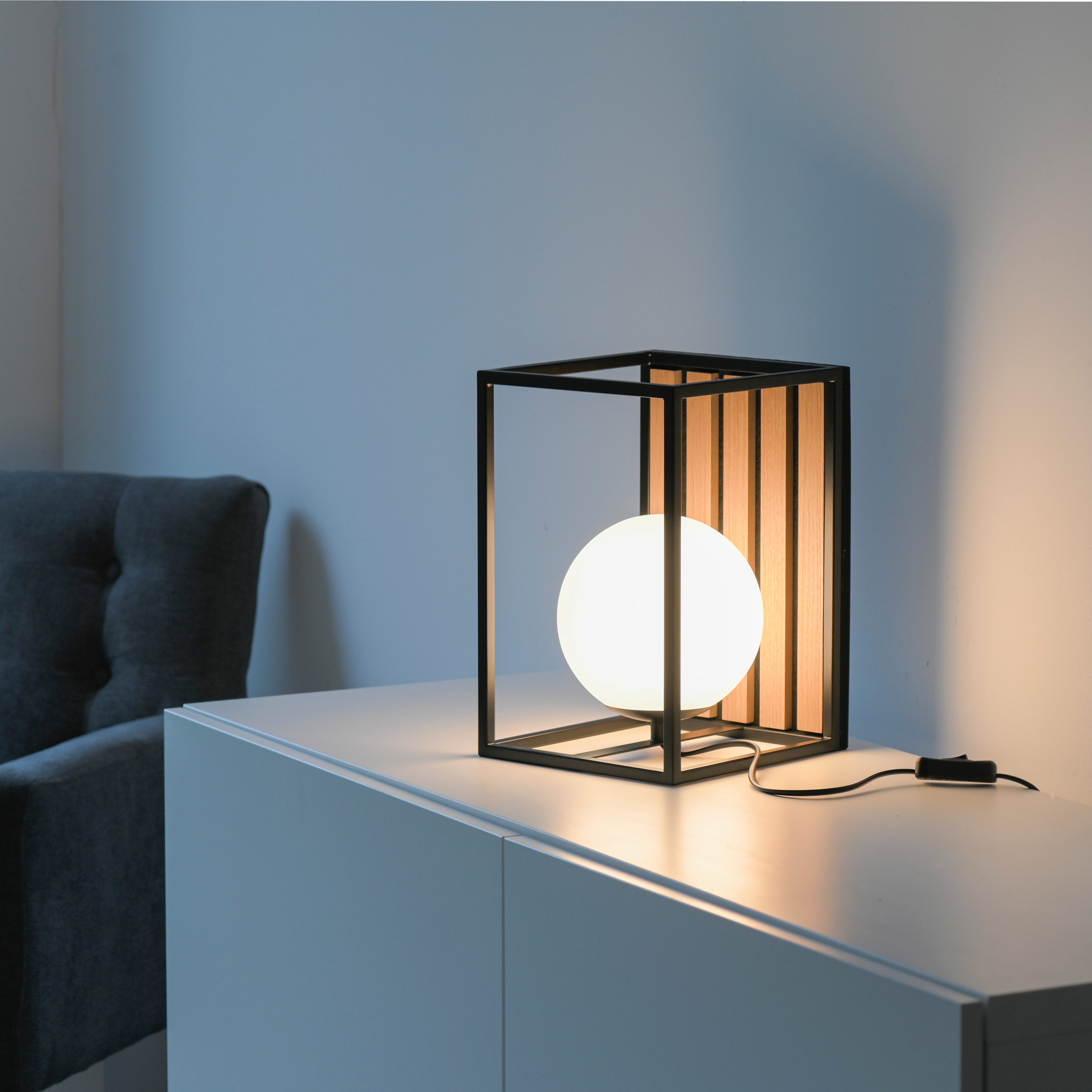 OTTO home Tischleuchte Evinnia Akustikpaneele mit Glaskugel, Ein-/Ausschalter, ohne Leuchtmittel, Warmweiß, Holz, Akustik, Paneele, Nachttisch, Glas, opal matt weiß