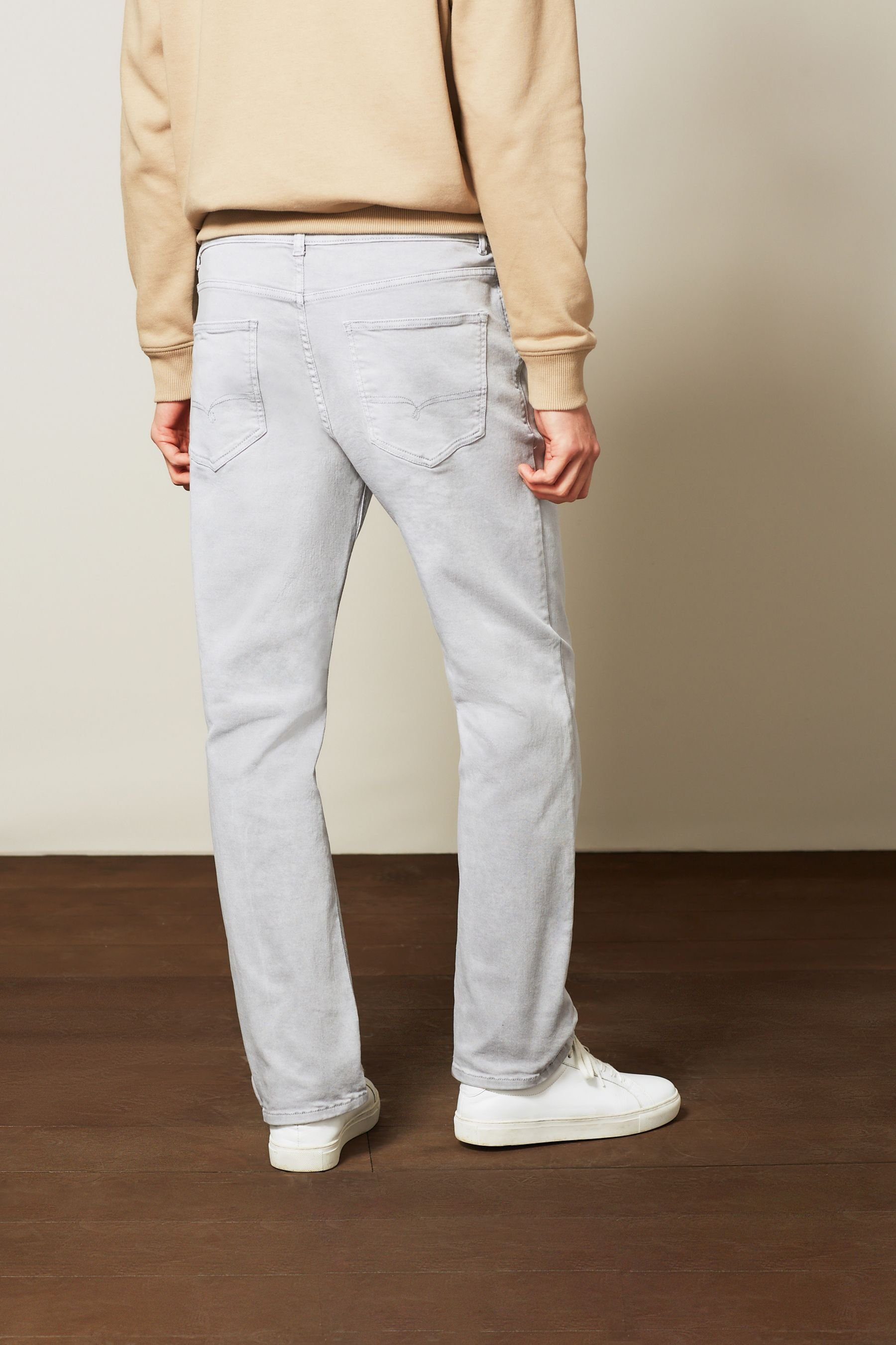 Next Straight-Jeans Gefärbte Straight Pale Fit Stretch-Jeans (1-tlg) Grey