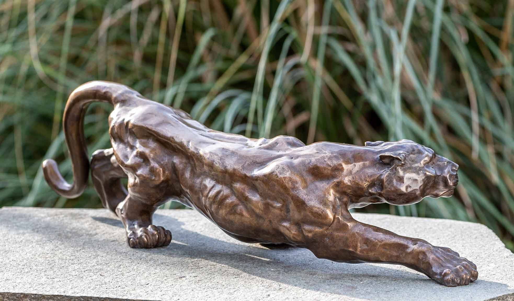 witterungsbeständig IDYL in Frost, und Bronze-Skulptur von UV-Strahlung. Langlebig Hand robust Bronze Bronze werden Modelle Regen sehr – – – Wachsausschmelzverfahren Die IDYL patiniert. gegossen Jaguar, Gartenfigur in gegen und