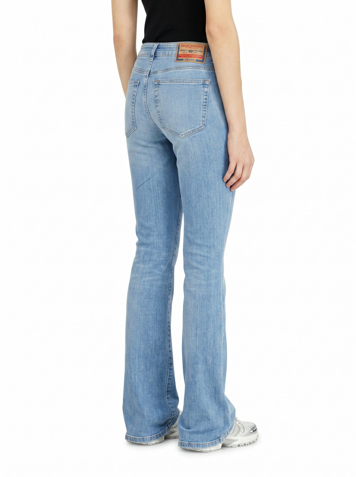 Diesel Bootcut-Jeans schmale, ausgestellte Beinform - D-EBBEY 09H61 - Länge:30 Extra-lang für einen ausgeprägten Faltenwurf