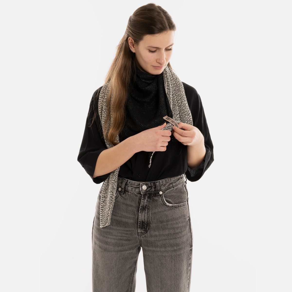 Knit Factory Strickschal Ella Dreiecksschal Ecru Schwarz One Size Mix, (Set, 1-St. Spar-Set), Schal Damen Herren set loop tücher schals winter Strick Mode herbst
