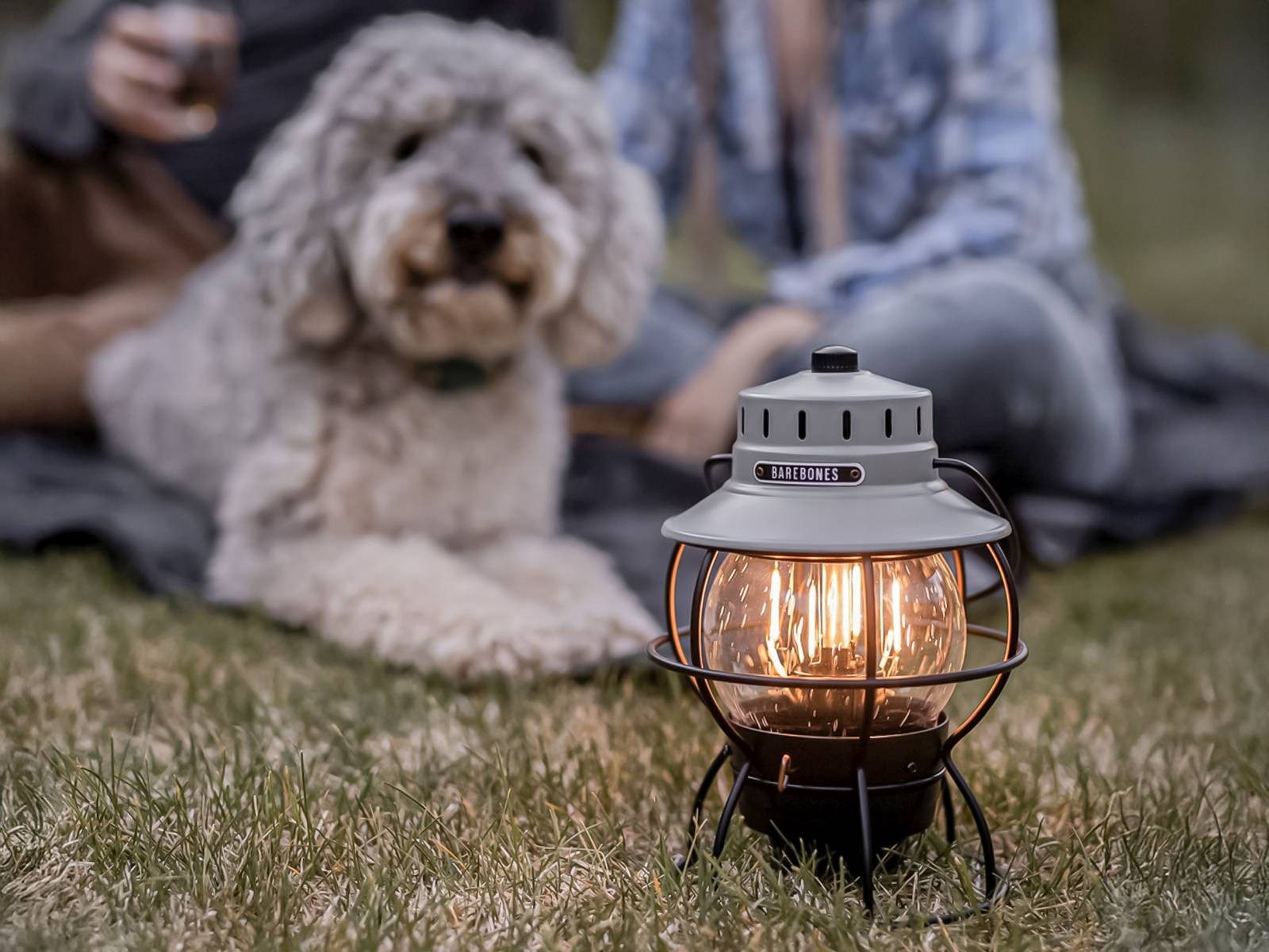 Barebones Laterne "Railroad Lantern" Camping, Vintage-Retro Look, mit Akku aufladbar, LED-Laterne im Vintagestil, Retro Look, dimmbar