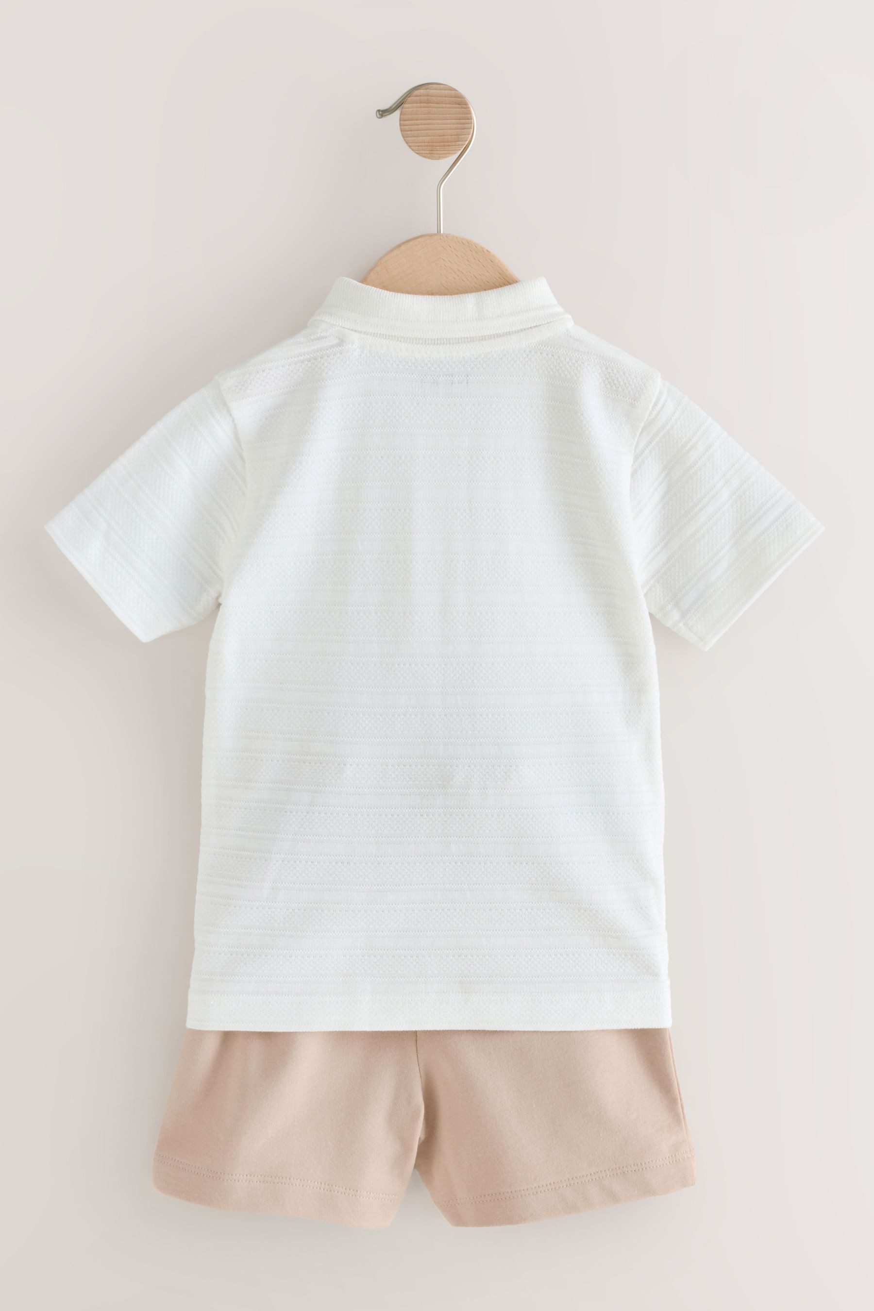 Next Shirt & Shorts Strukturiertes Kurzarm-Poloshirt und Shorts (2-tlg)