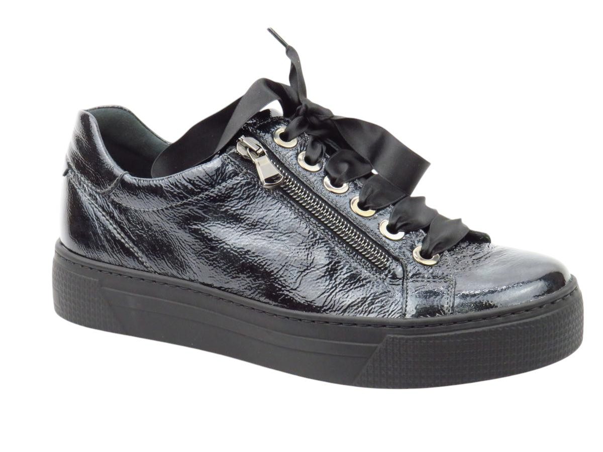 Knautschlack grau/schw. Sneaker