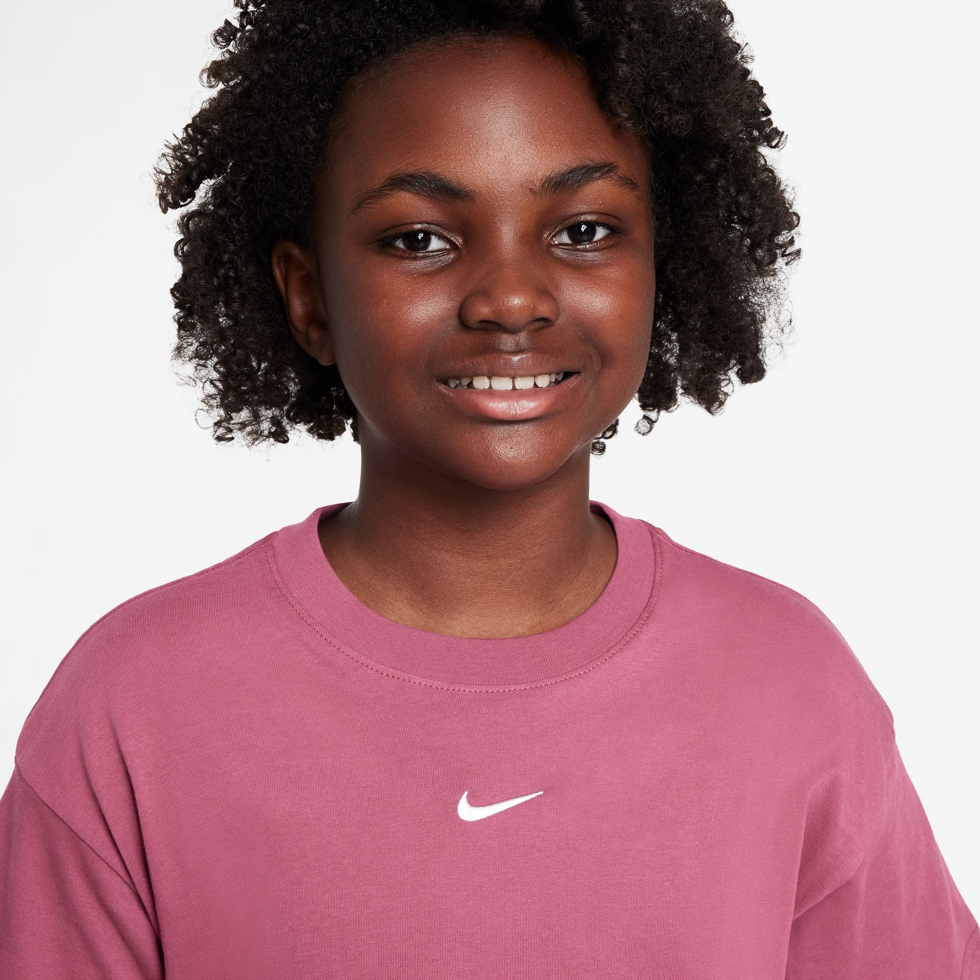Nike Sportswear T-Shirt G NSW TEE BOY ESSNTL LBR für Mädchen und Jugendliche