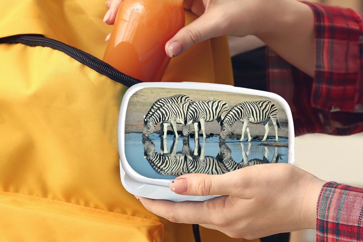 MuchoWow Lunchbox Savanne, Jungs Mädchen Wasser Zebra für und Brotdose, Brotbox und für - Kunststoff, (2-tlg), - Spiegelung weiß - Erwachsene, Kinder