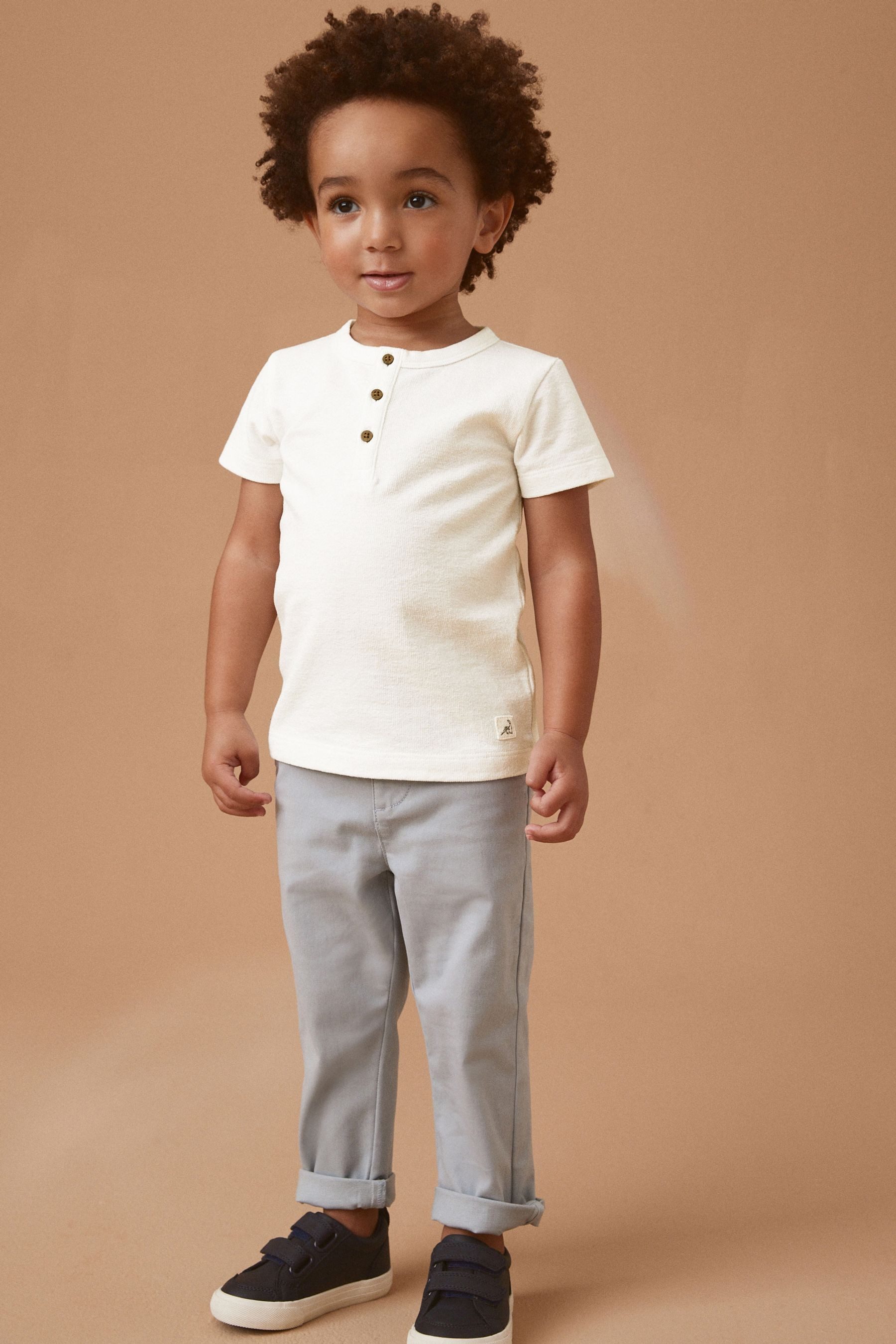 Next Henleyshirt Kurzarm-T-Shirt mit Henley-Ausschnitt (1-tlg) – Bild 3 von 5