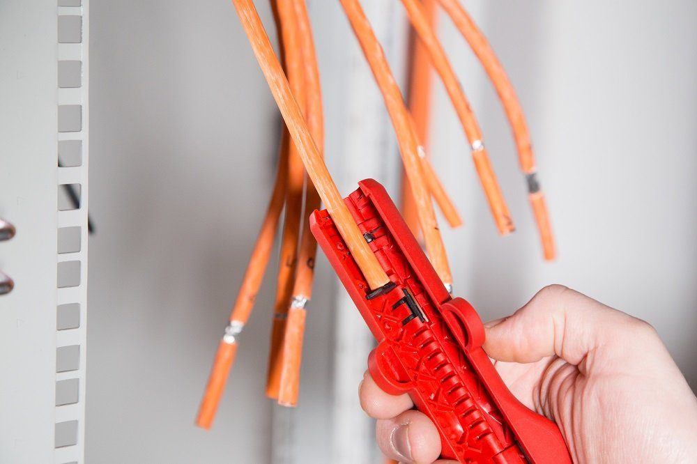 WEICON Abmantelungszange 5 Cat Cable-Stripper No.10, Entmanteler für Datenkabel, 1-tlg., Geprüfte Sicherheit TÜV NORD