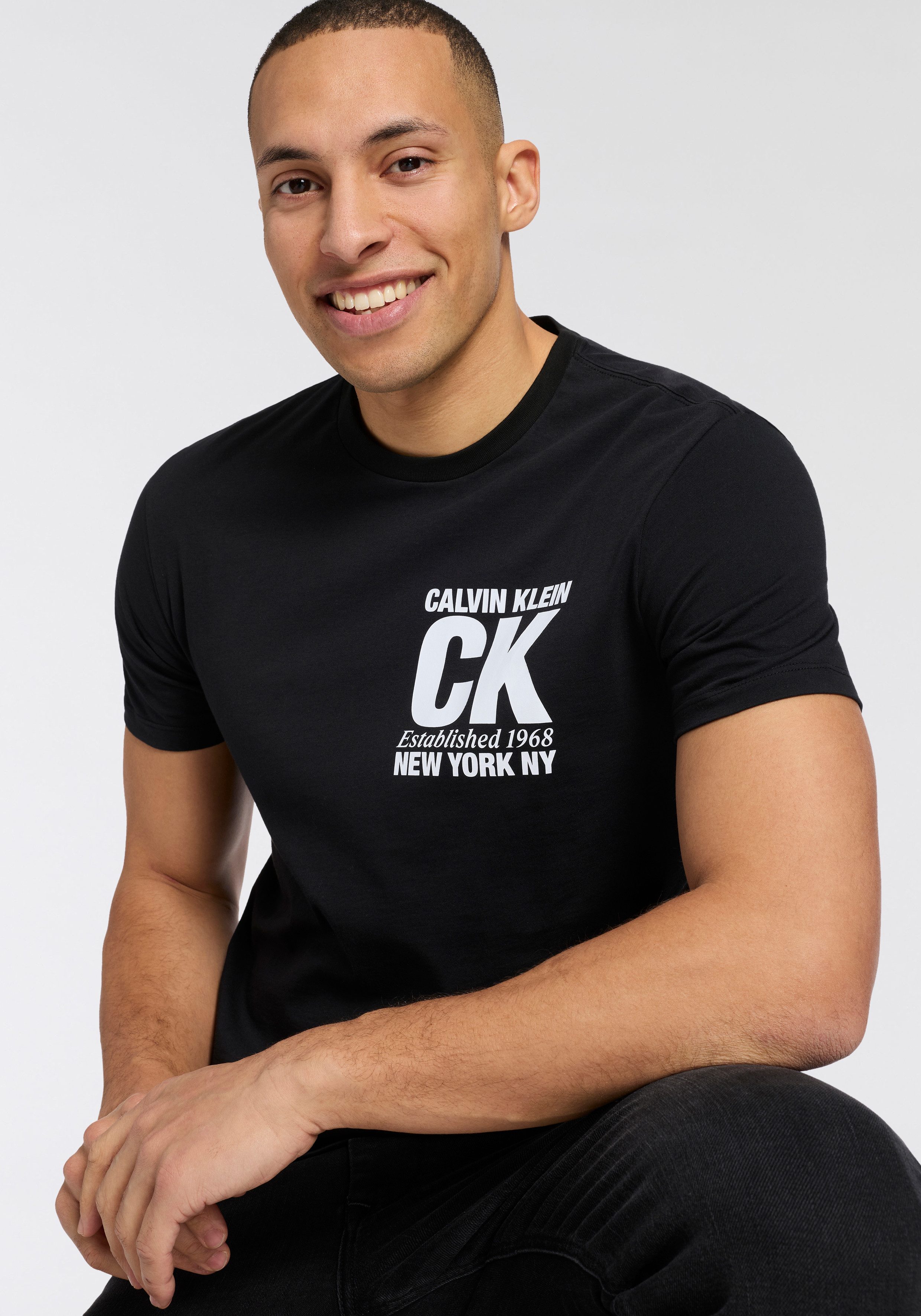 Calvin Klein T-Shirt Regular fit, mit Rundhalsausschnitt