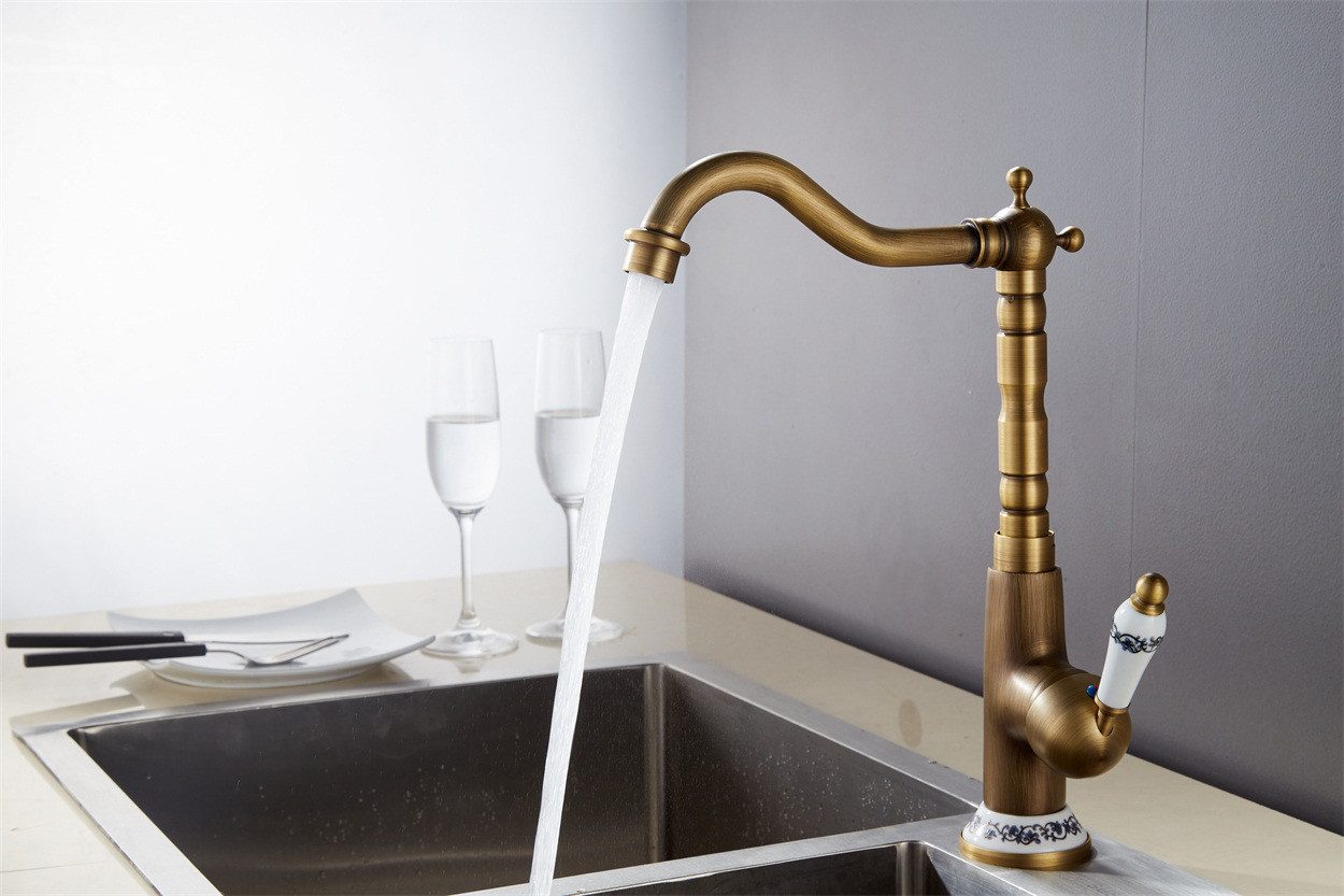 Kinaree Badarmatur Retro Wasserhahn CA MAU Messing, Keramik, Bemalung